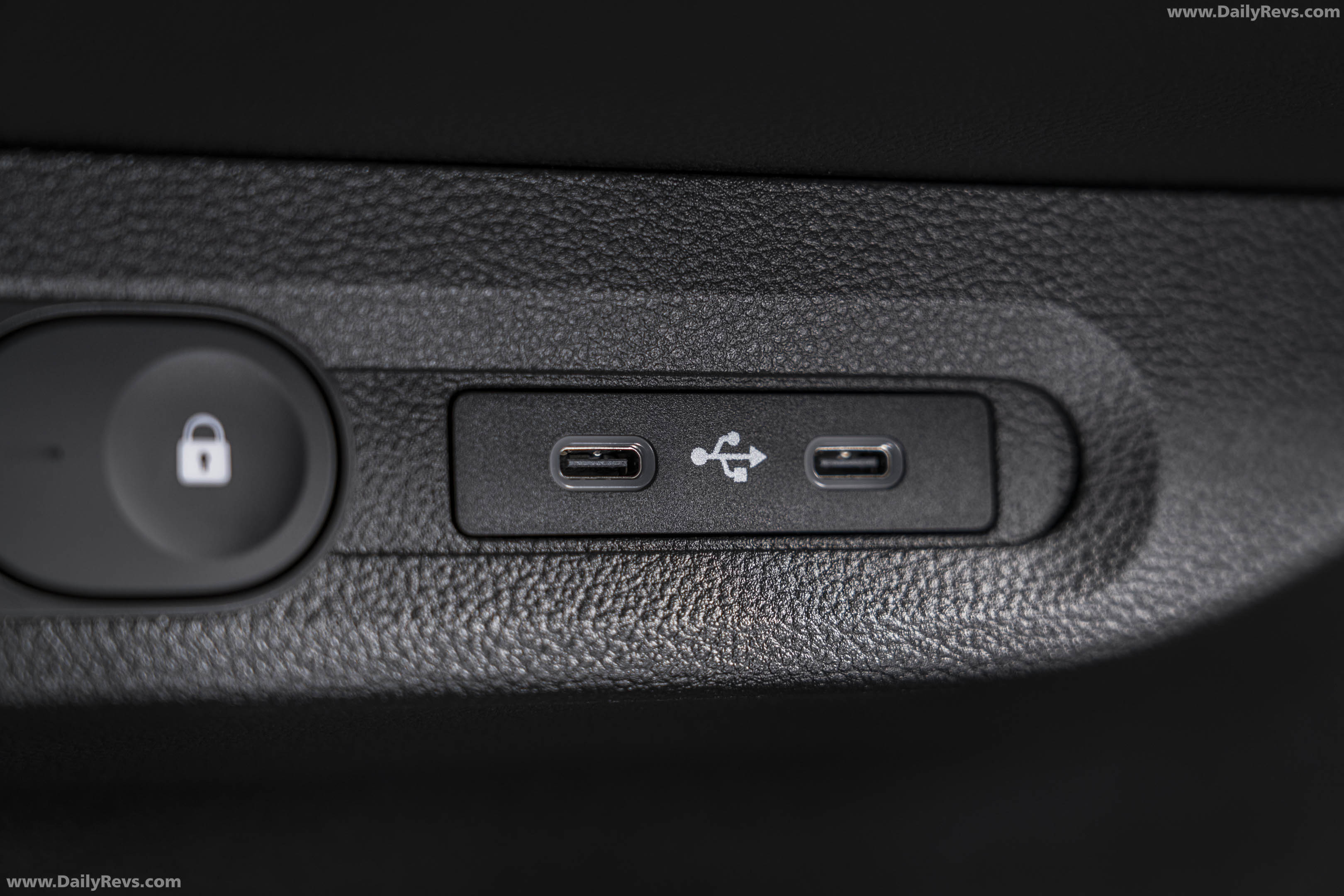 2027 Nissan Pixo Interior