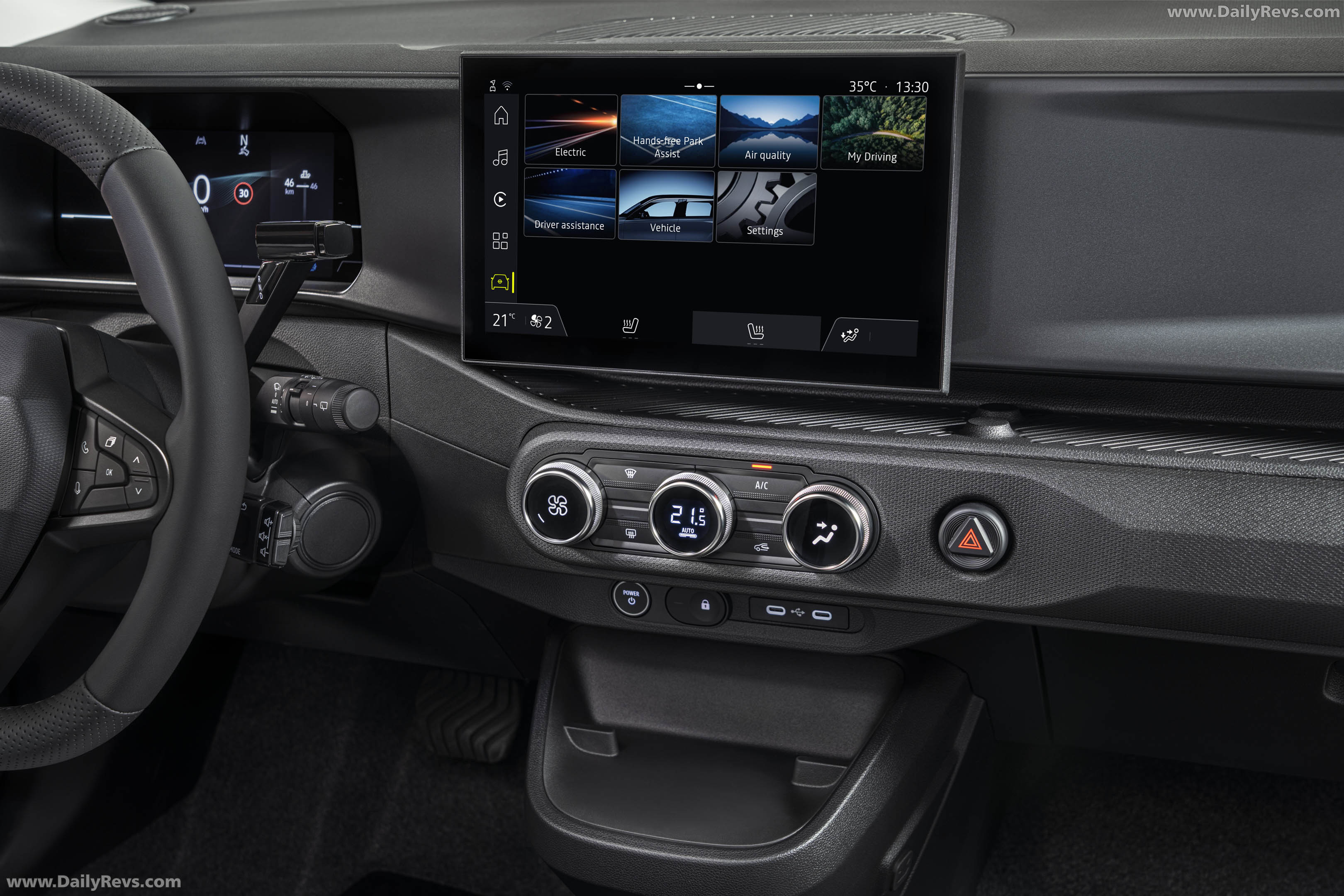 2027 Nissan Pixo Interior