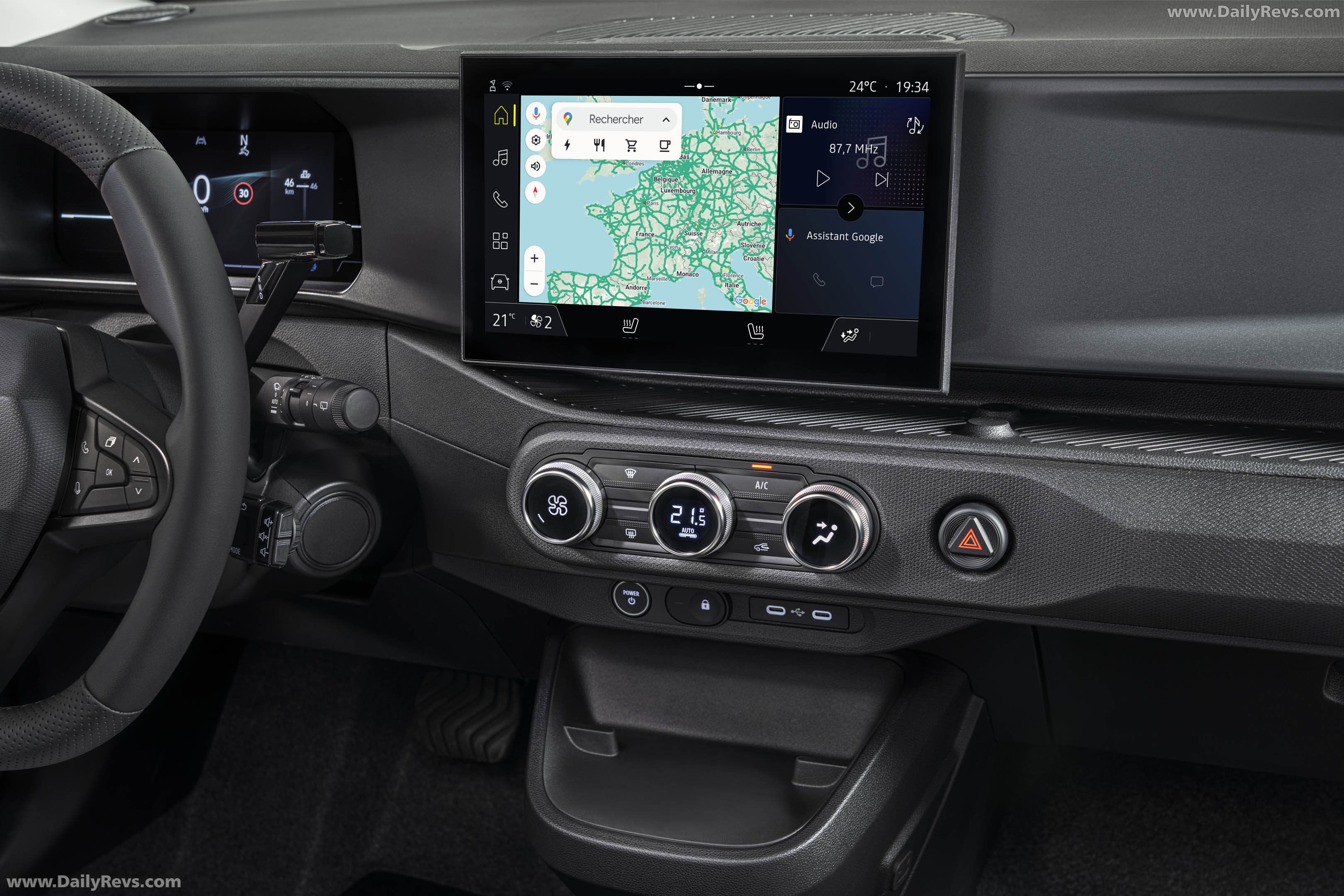 2027 Nissan Pixo Interior