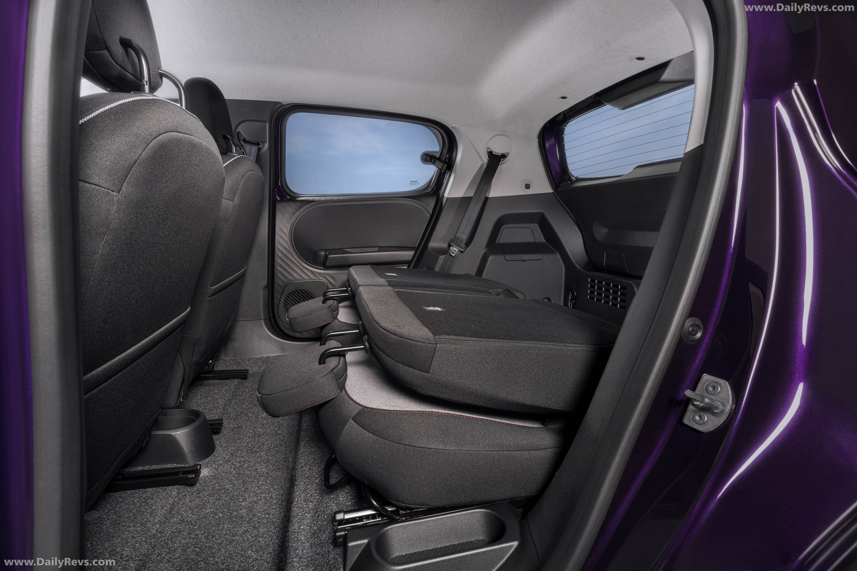 2027 Nissan Pixo Interior