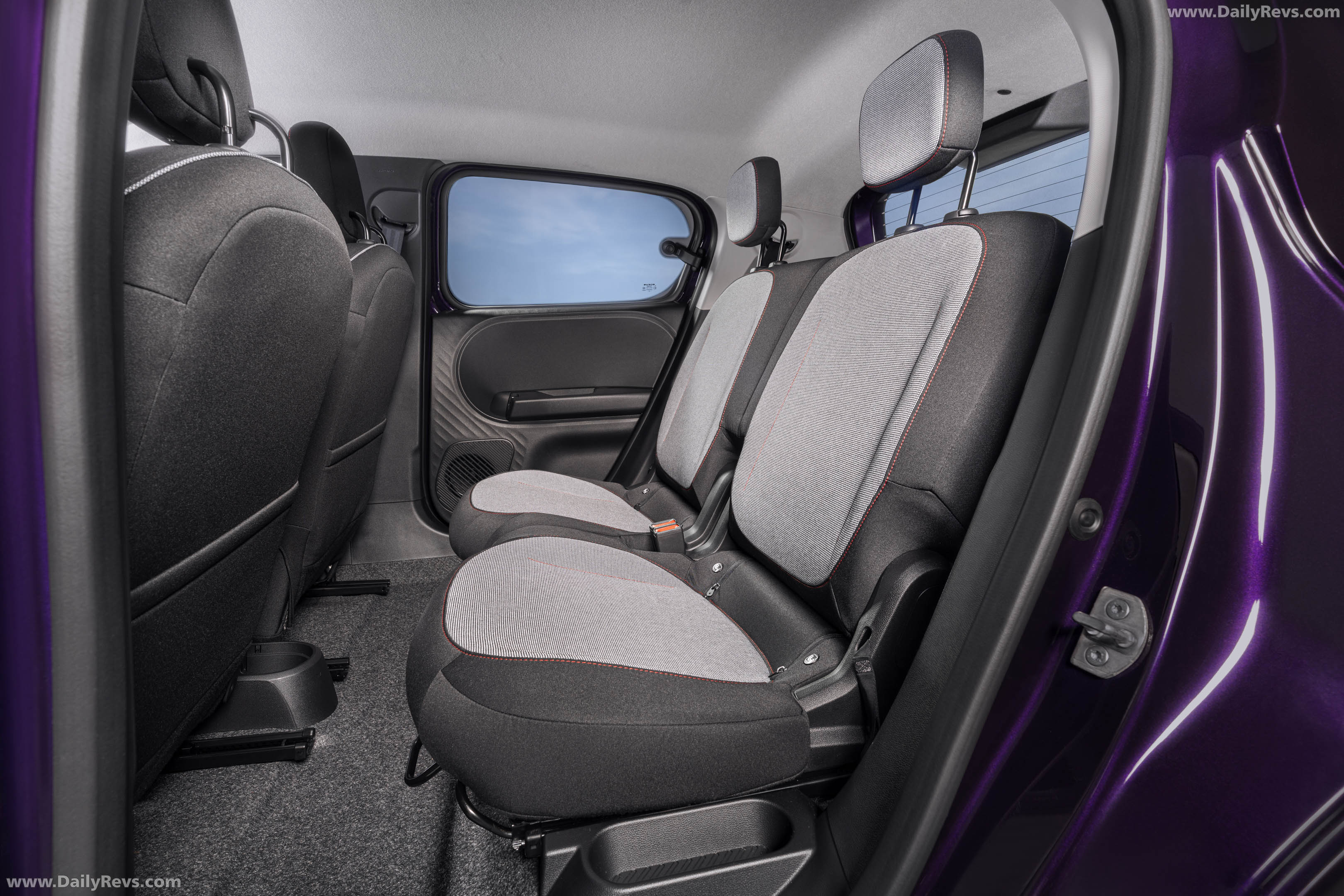 2027 Nissan Pixo Interior