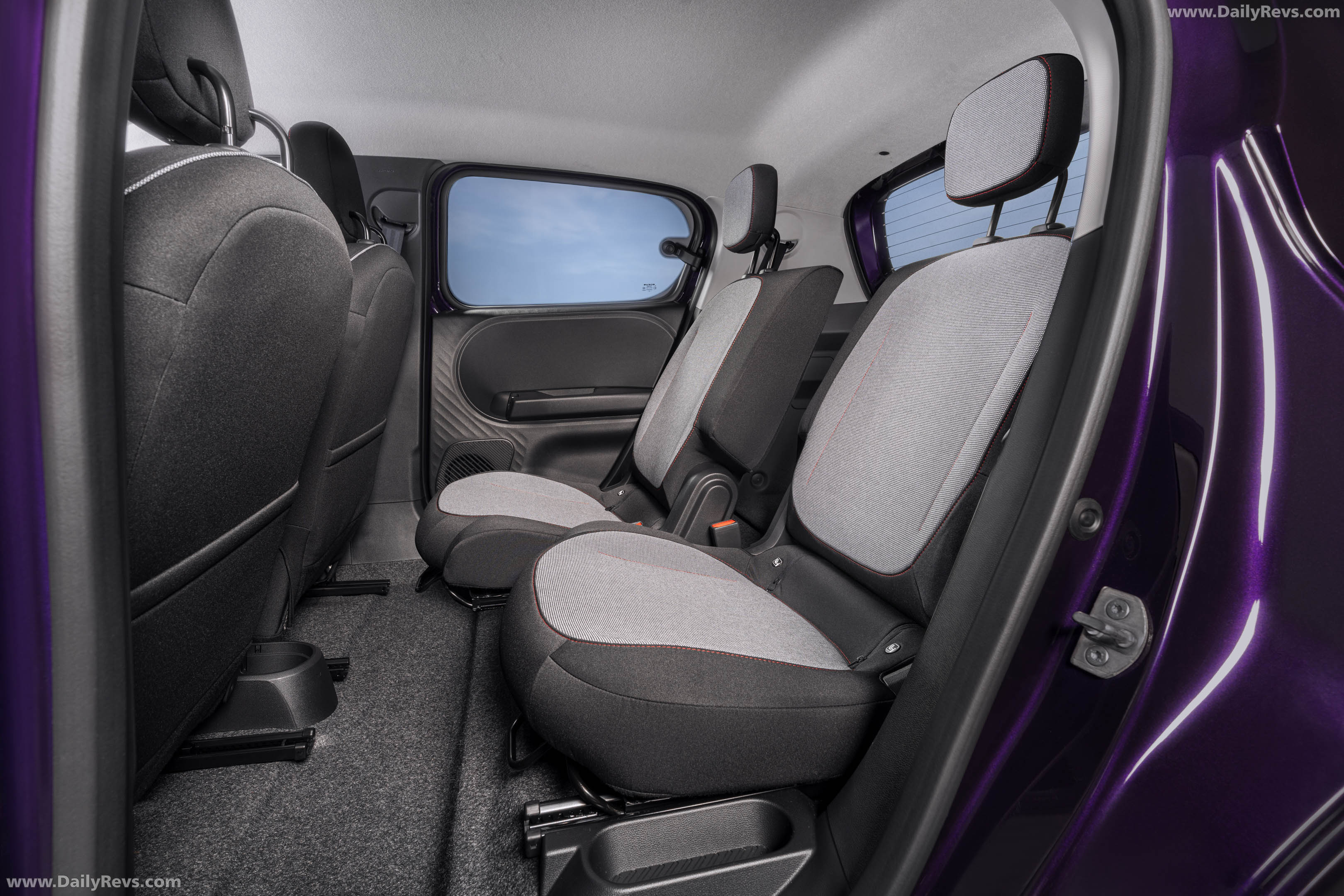 2027 Nissan Pixo Interior