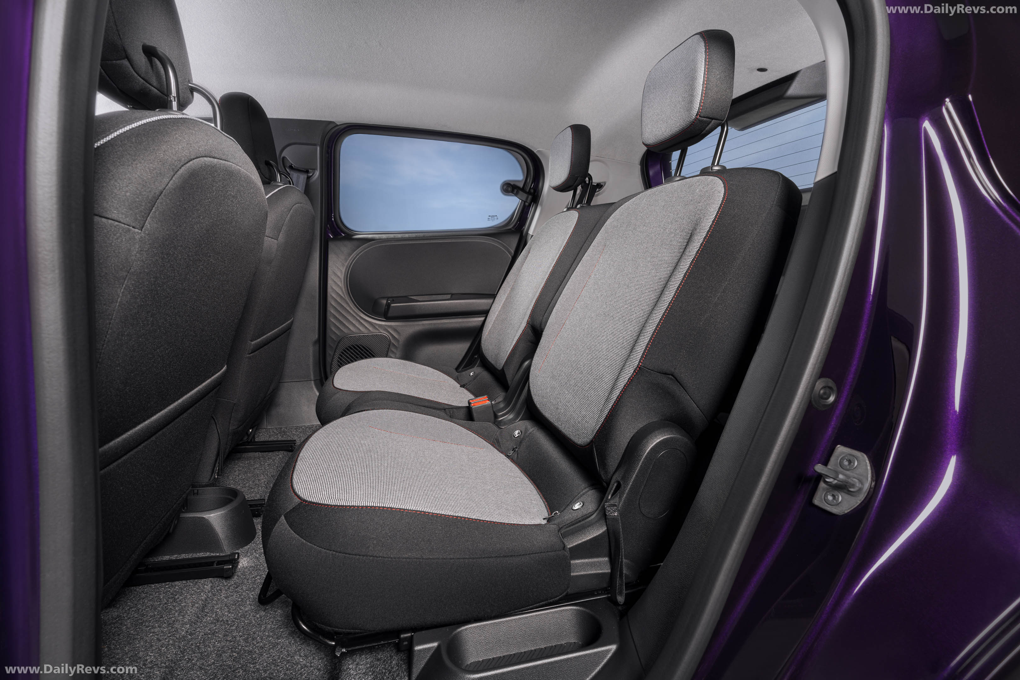2027 Nissan Pixo Interior