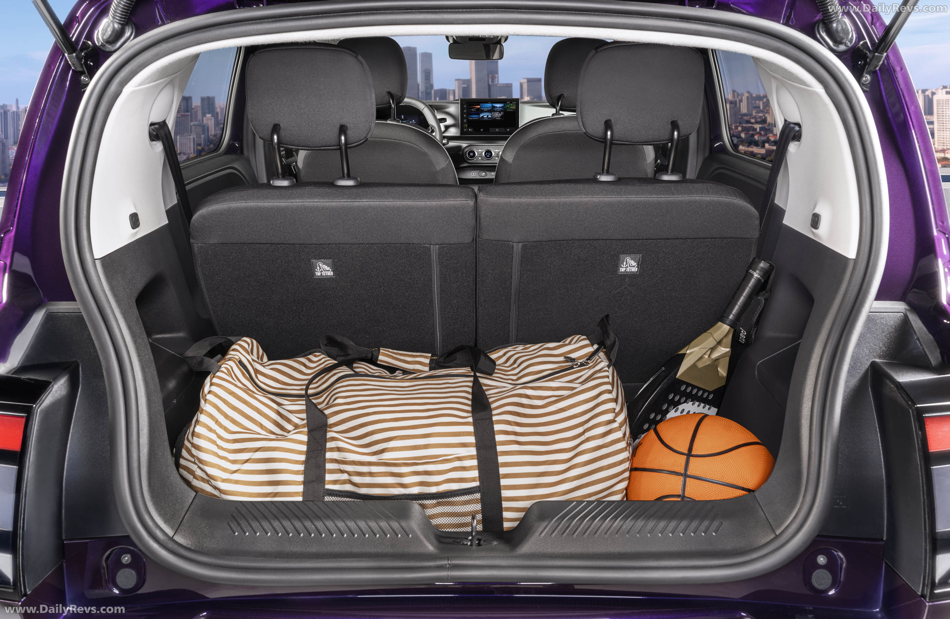 2027 Nissan Pixo Interior