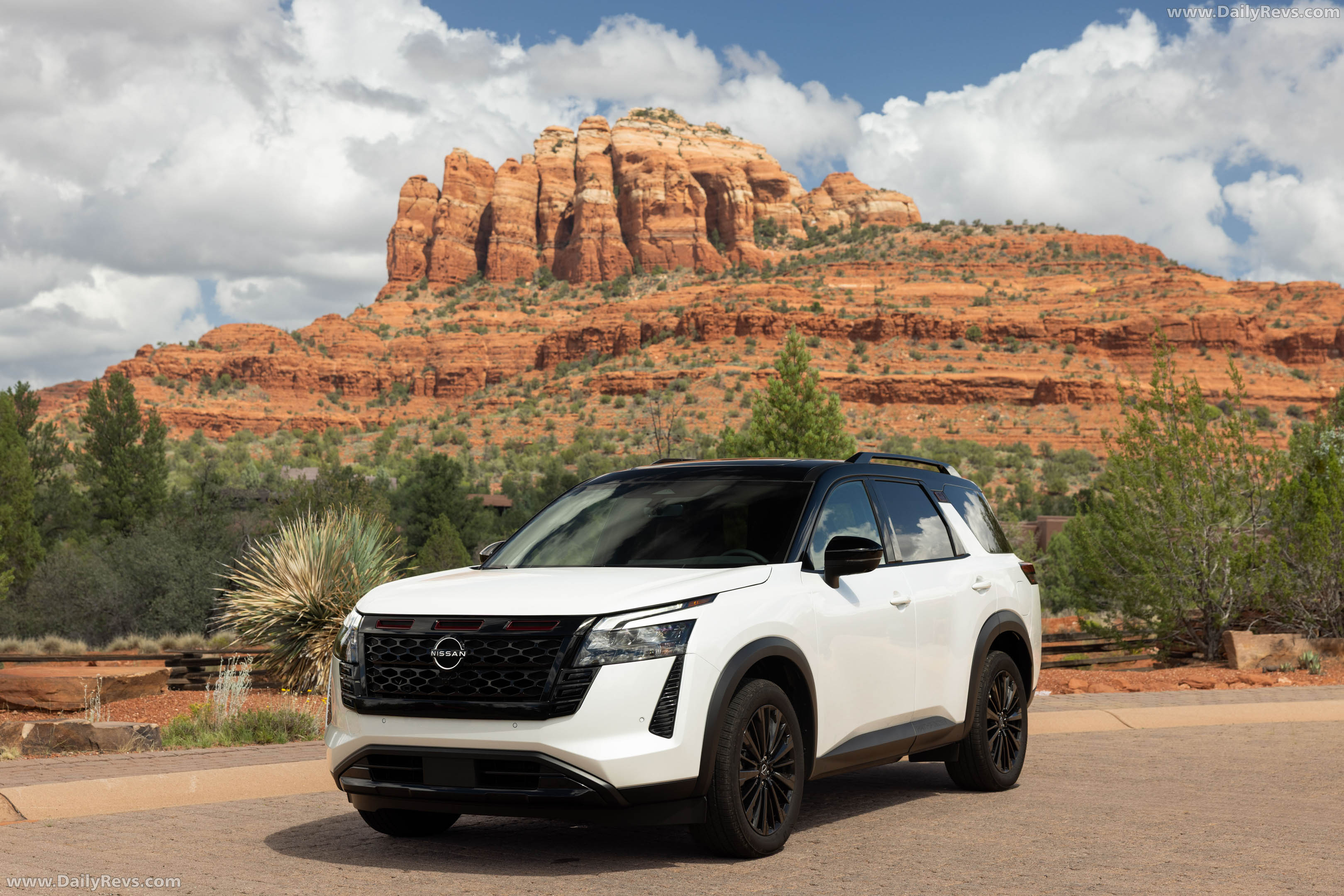2027 Nissan Pathfinder Special Edition Front View