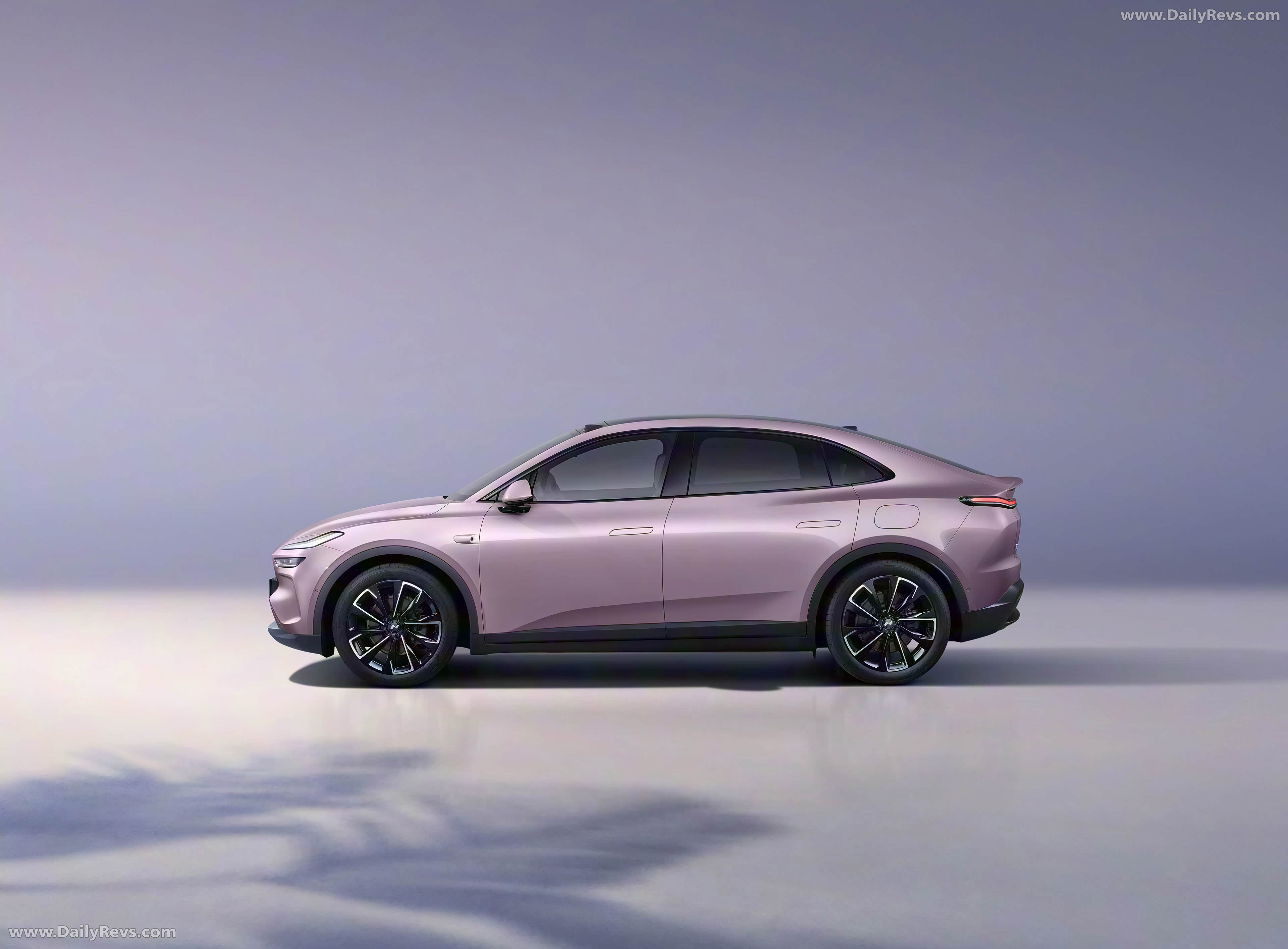 2025 ONVO L60 RWD Side View