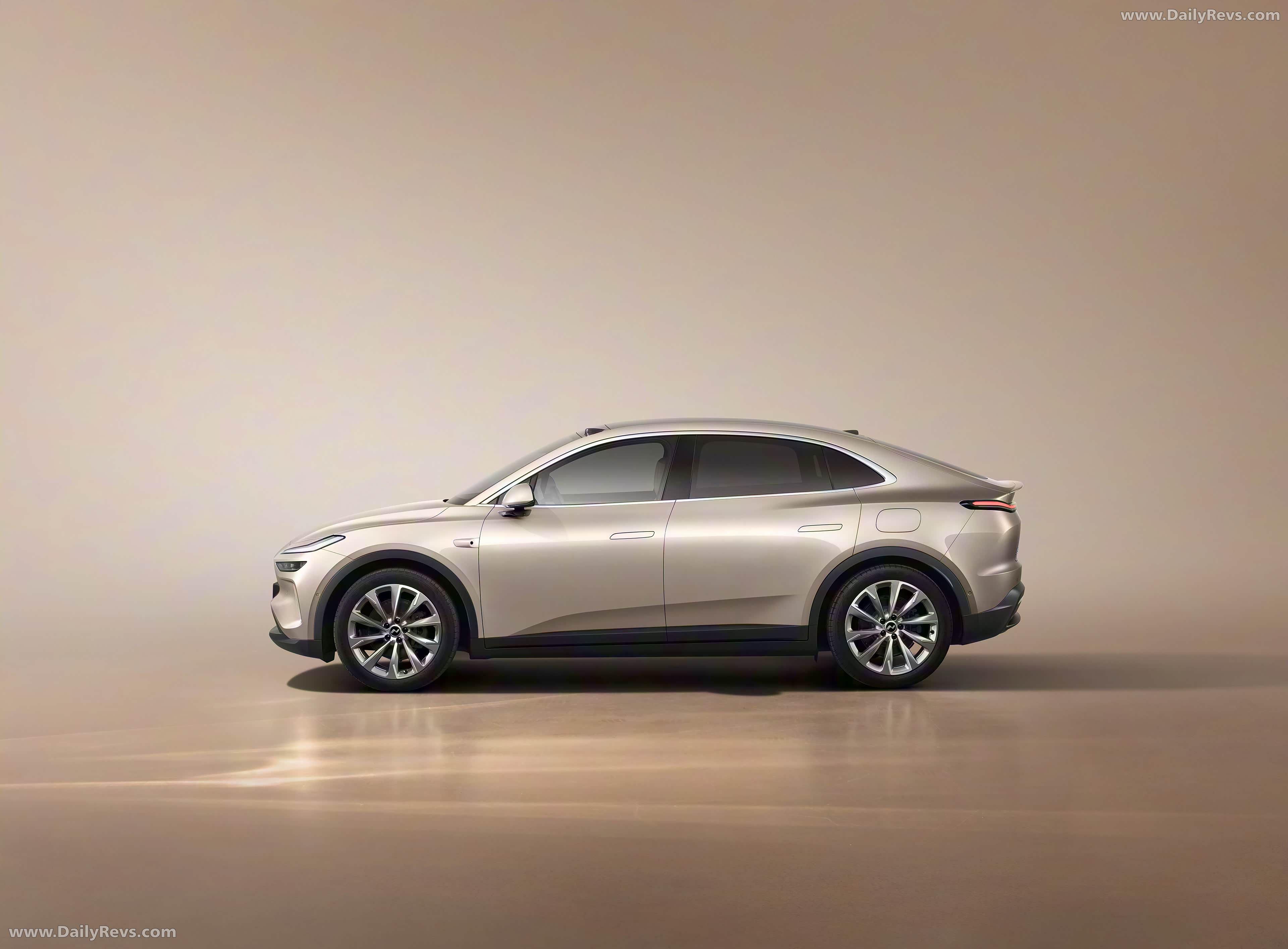 2025 ONVO L60 RWD Side View