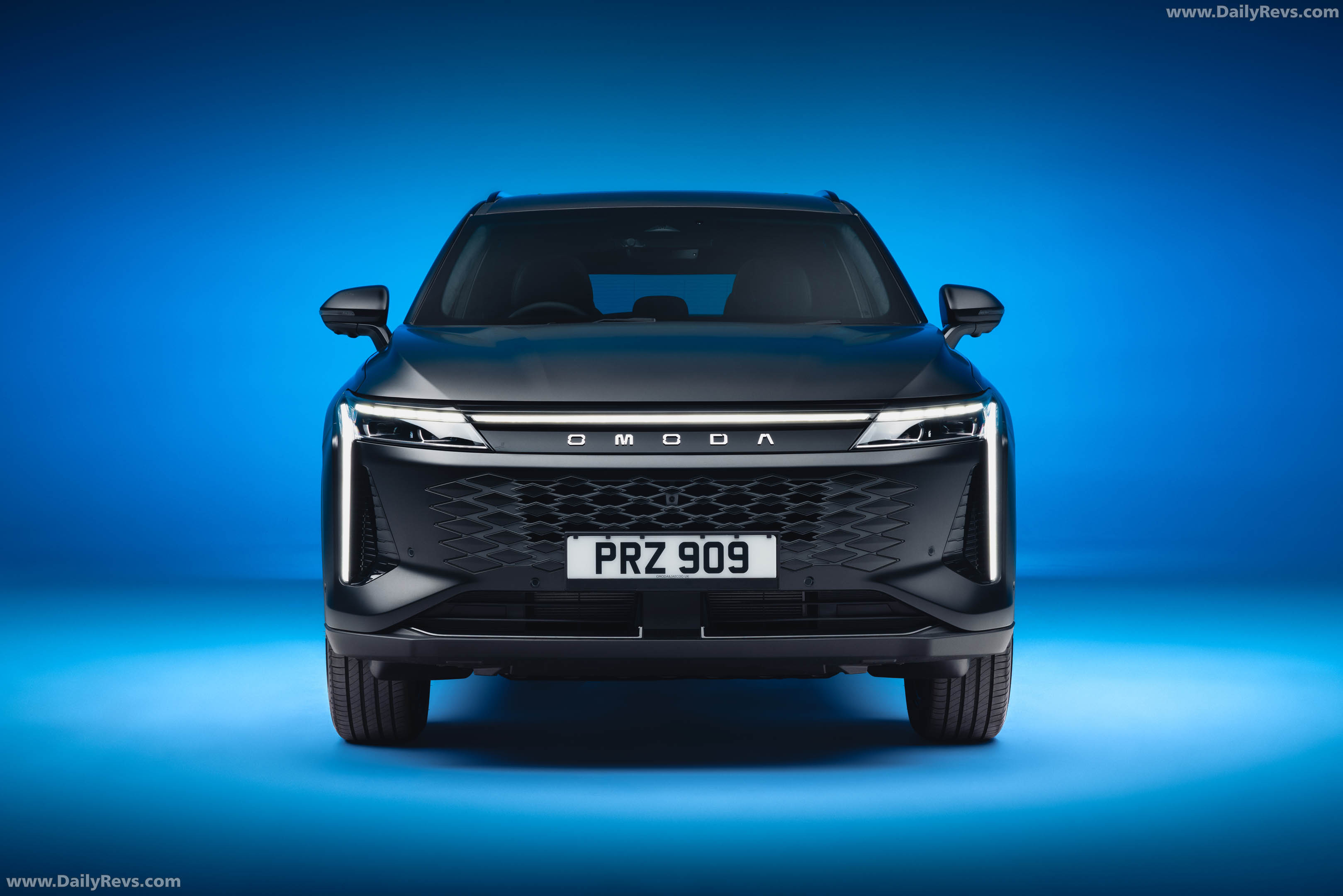 2026 Omoda 9 SHS-P Black Noble Front View