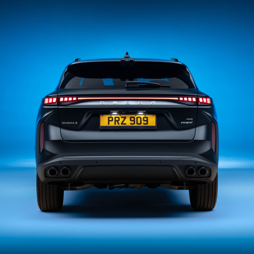 2026 Omoda 9 SHS-P Black Noble Rear View