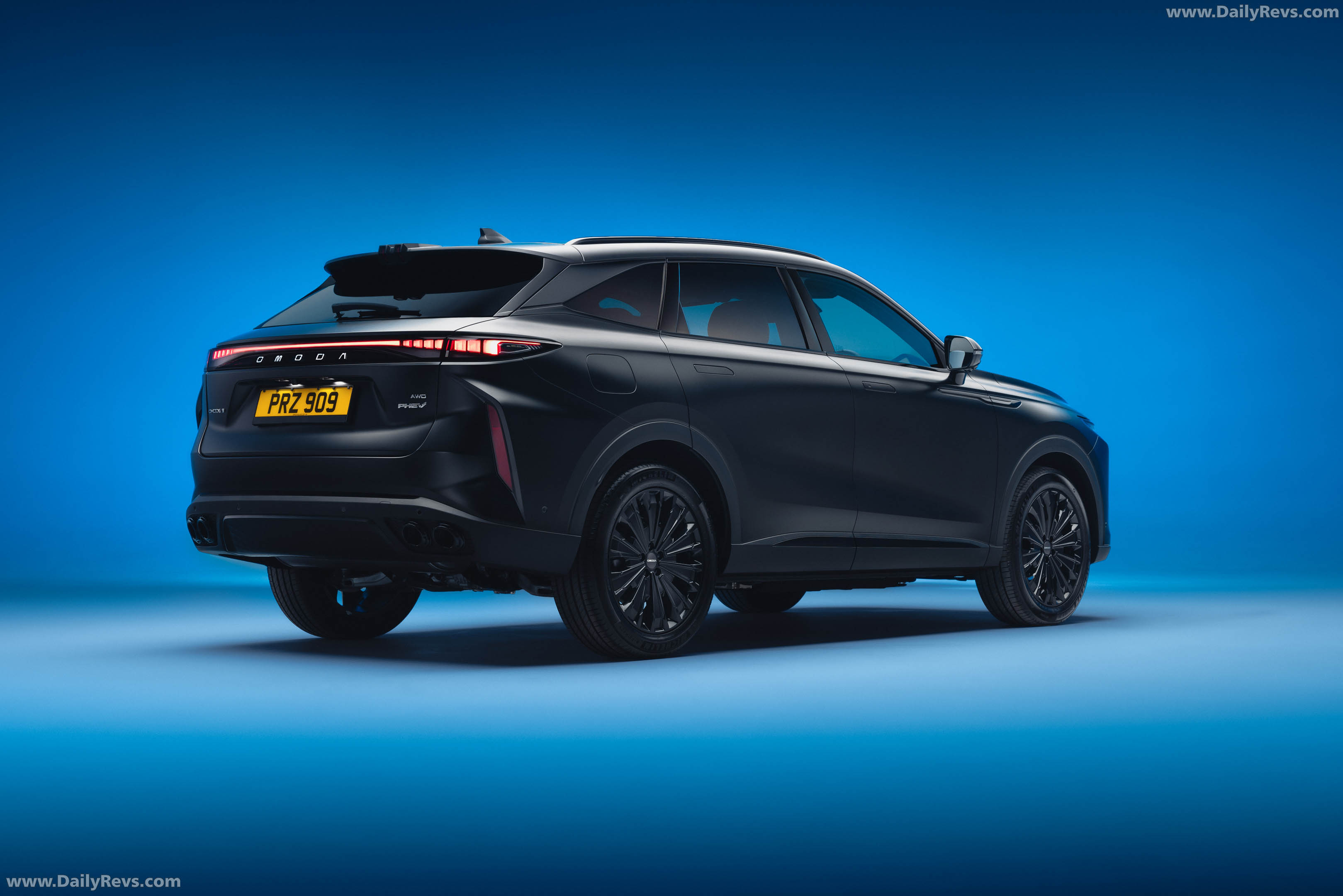 2026 Omoda 9 SHS-P Black Noble Rear View