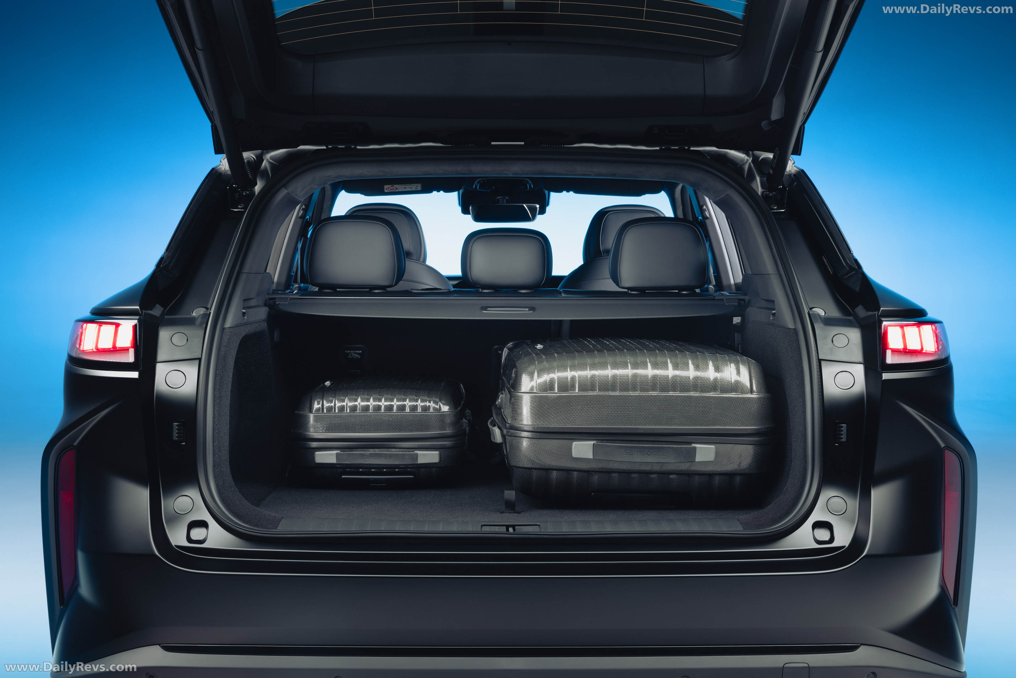 2026 Omoda 9 SHS-P Black Noble Interior