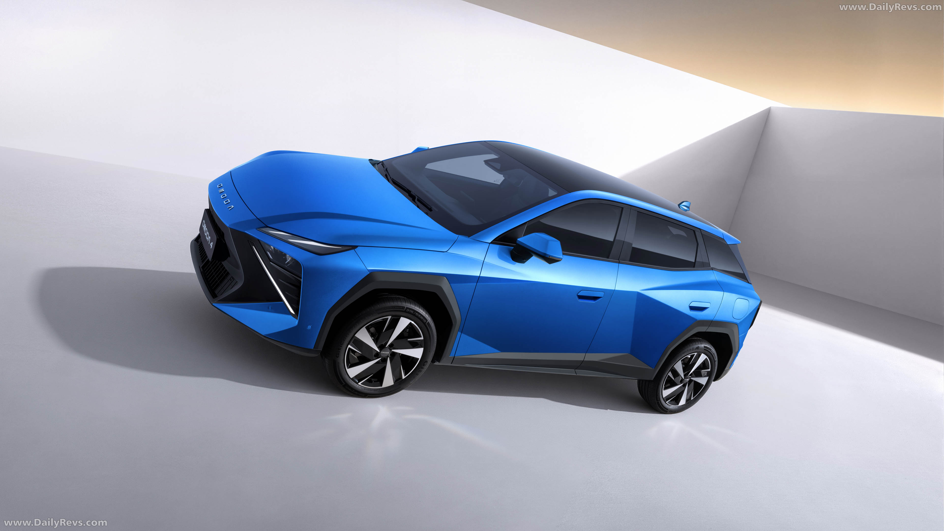 2026 Omoda 4 Side View