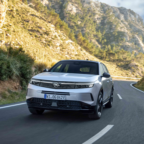 2025 Opel Grandland PHEV Front View
