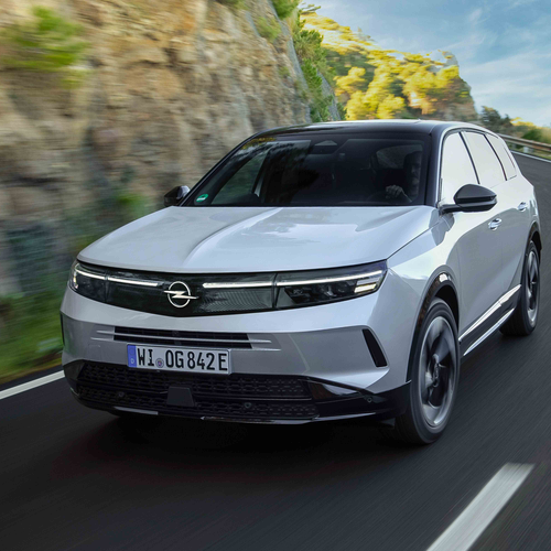 2025 Opel Grandland PHEV Front View