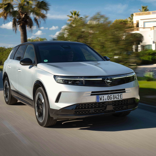 2025 Opel Grandland PHEV Front View