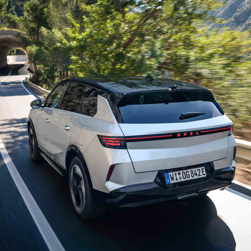 2025 Opel Grandland PHEV Rear View