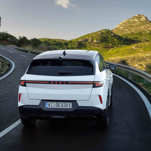 2025 Opel Grandland PHEV Rear View