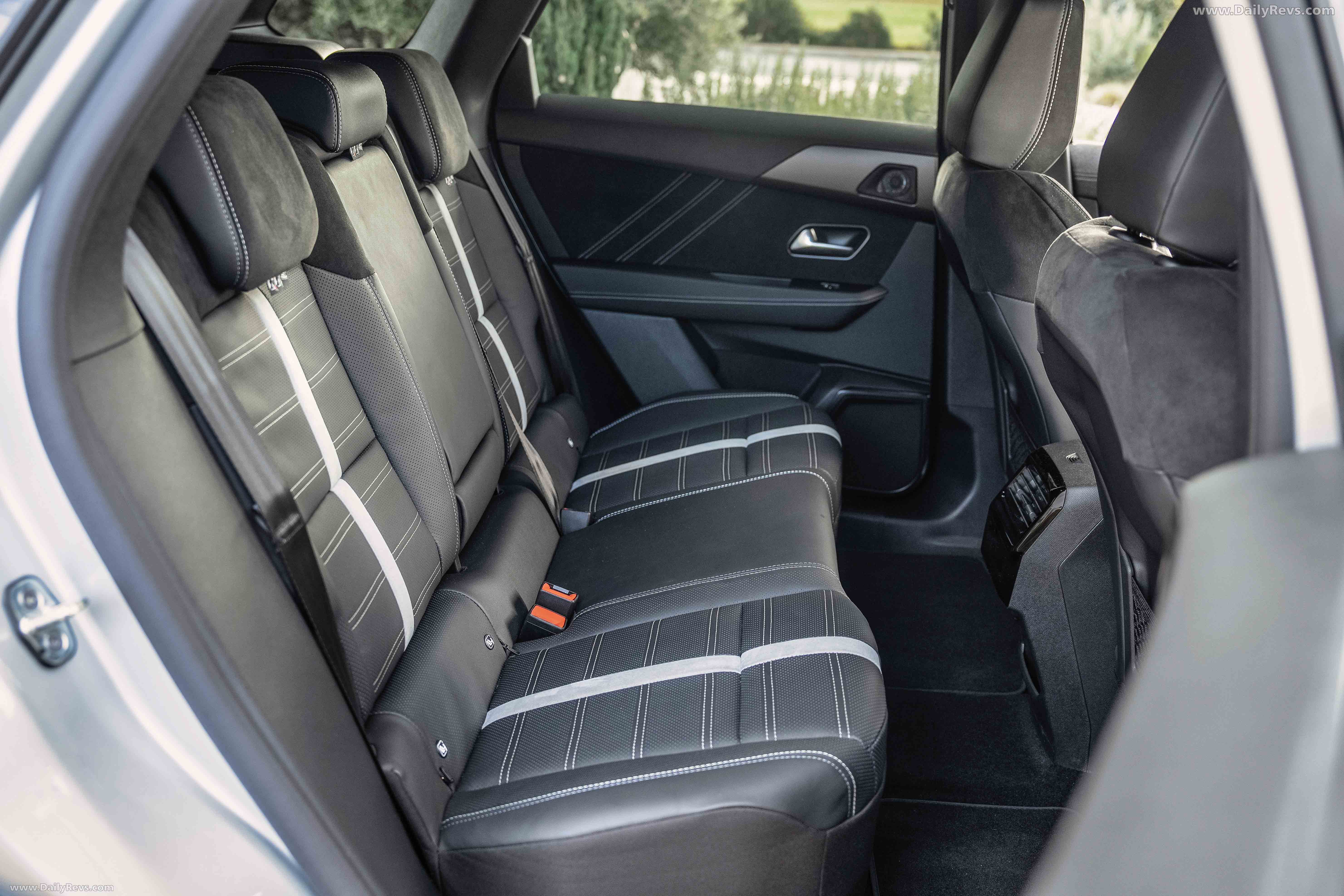 2025 Opel Grandland PHEV Interior
