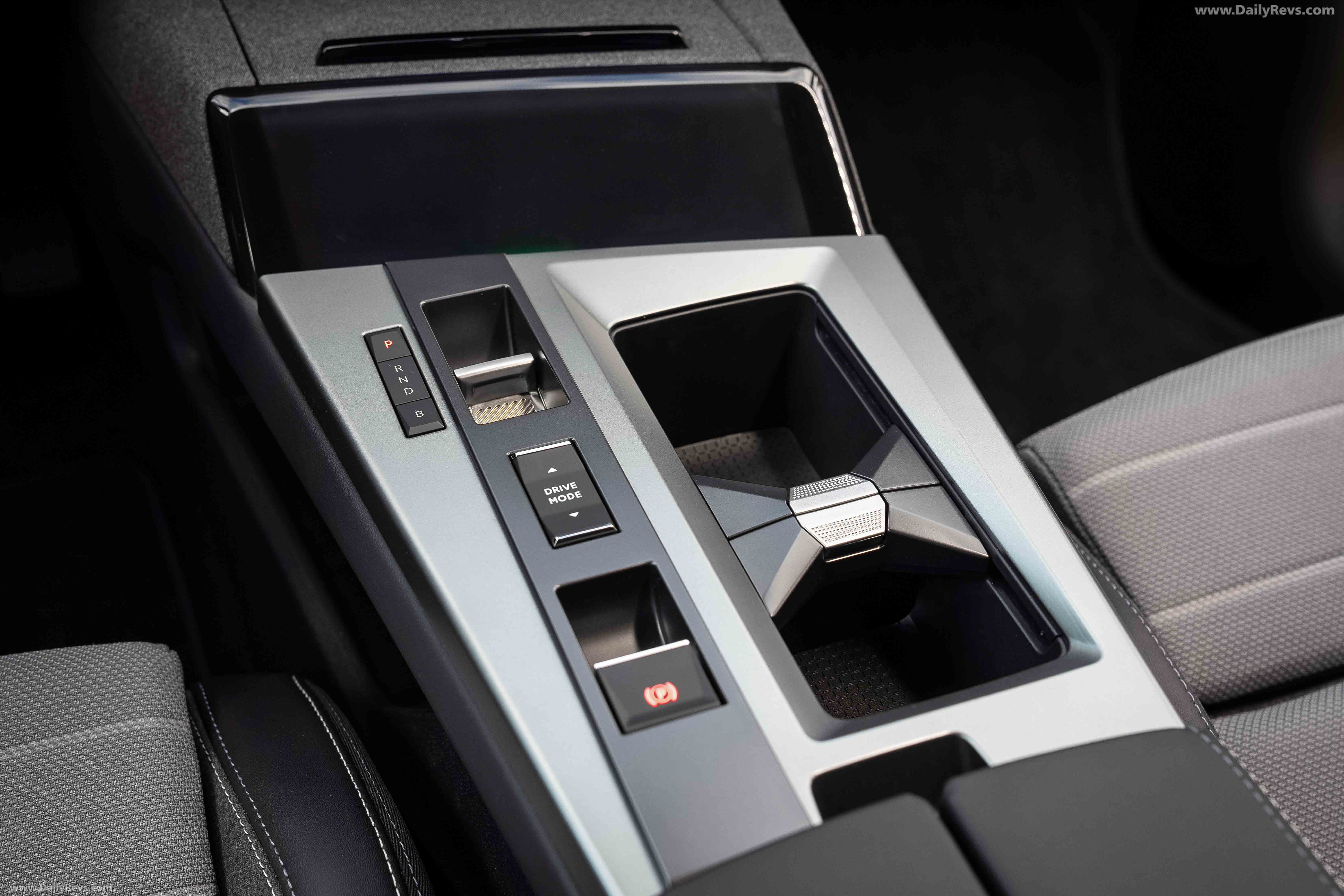 2025 Opel Grandland PHEV Interior