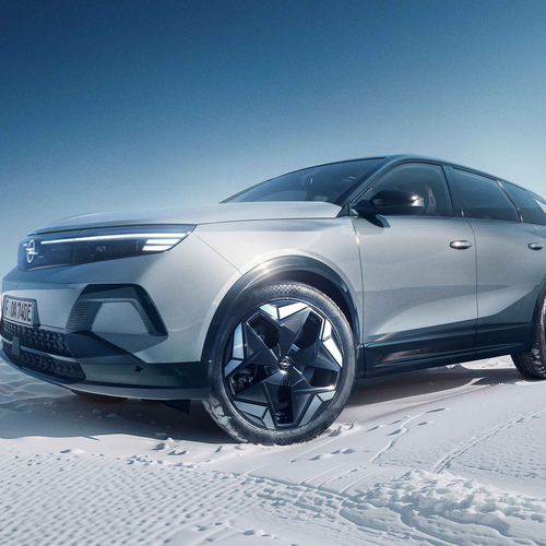 2026 Opel Grandland Electric AWD Front View