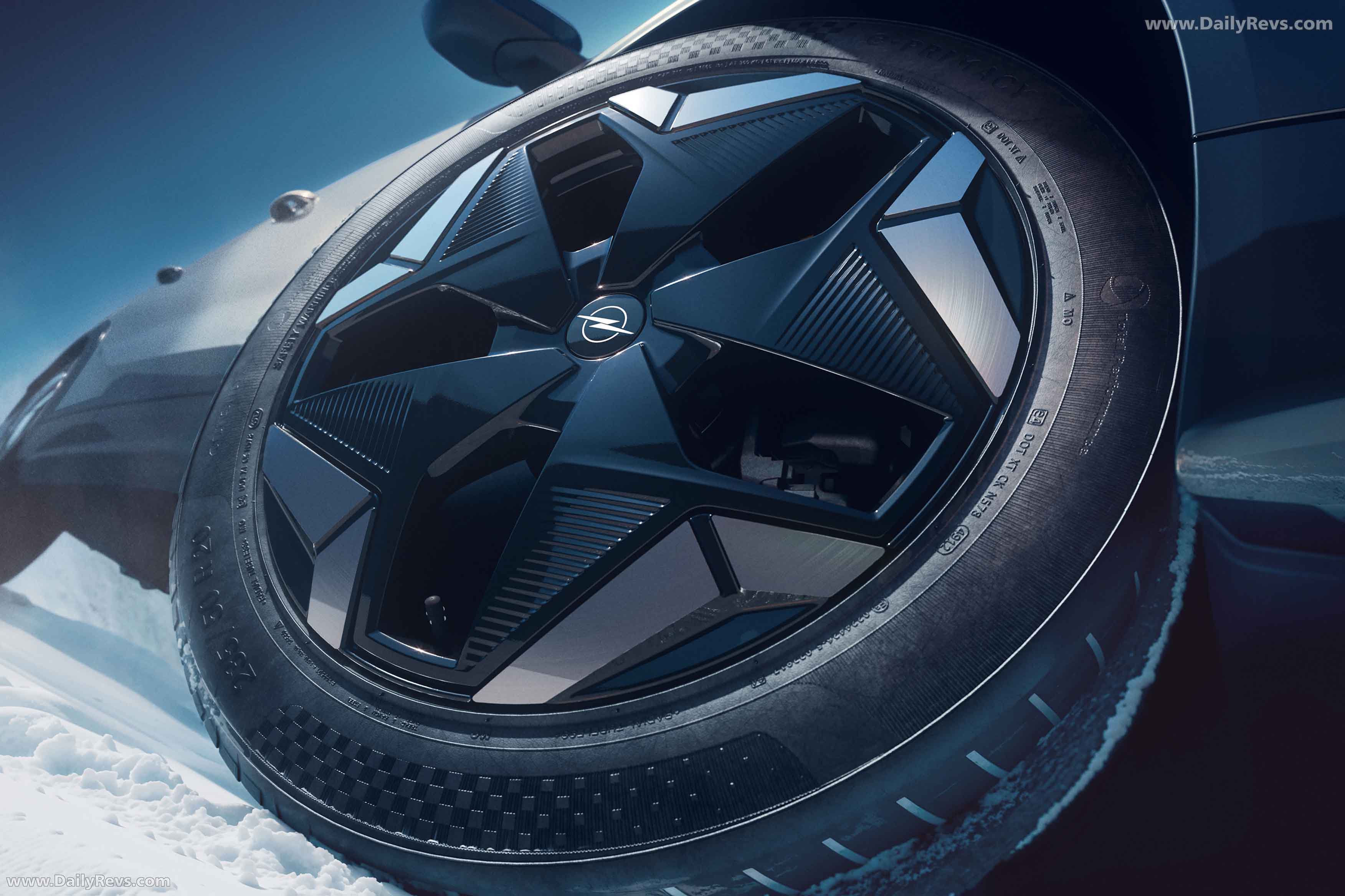 2026 Opel Grandland Electric AWD Exterior