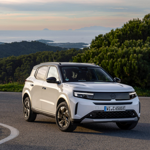 2025 Opel Frontera REEV Front View
