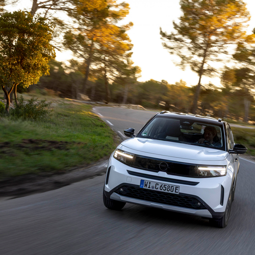 2025 Opel Frontera REEV Front View