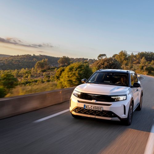 2025 Opel Frontera REEV Front View