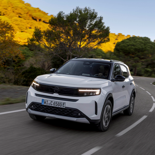 2025 Opel Frontera REEV Front View