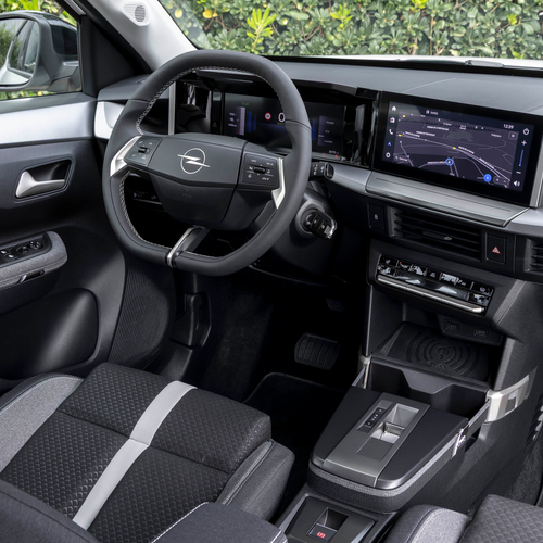 2025 Opel Frontera REEV Interior