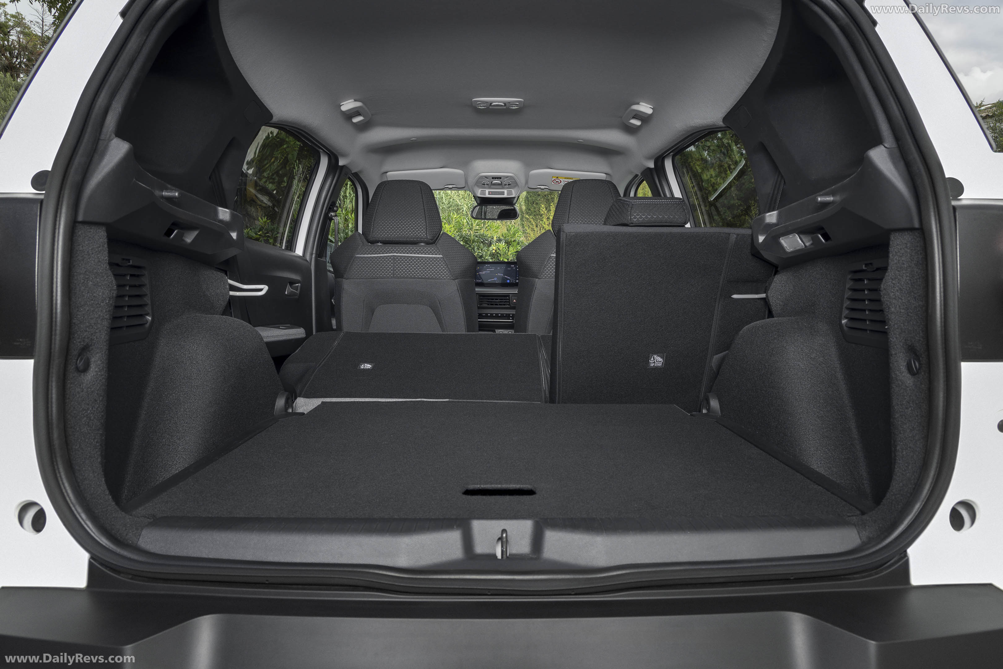 2025 Opel Frontera REEV Interior