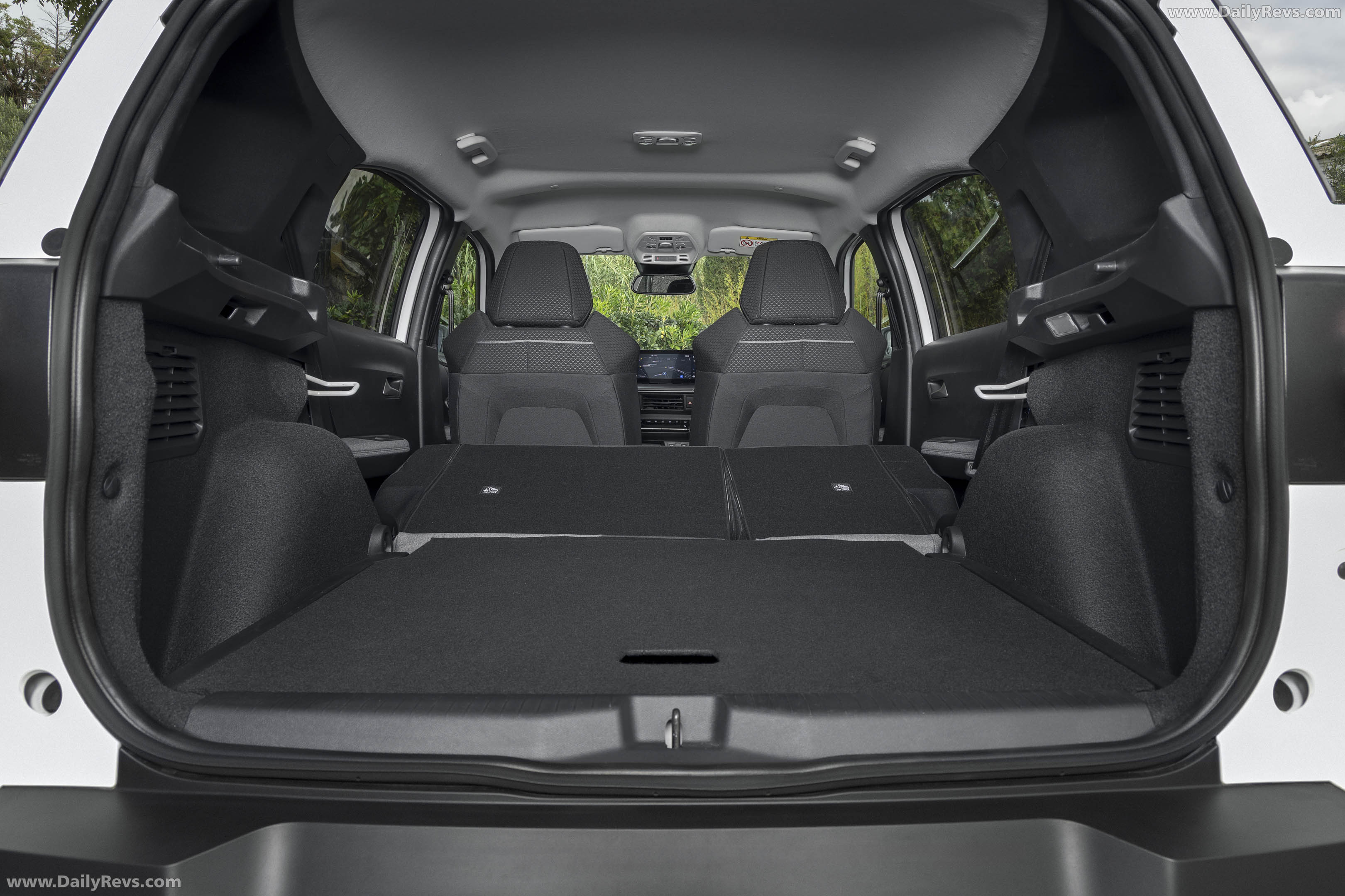 2025 Opel Frontera REEV Interior