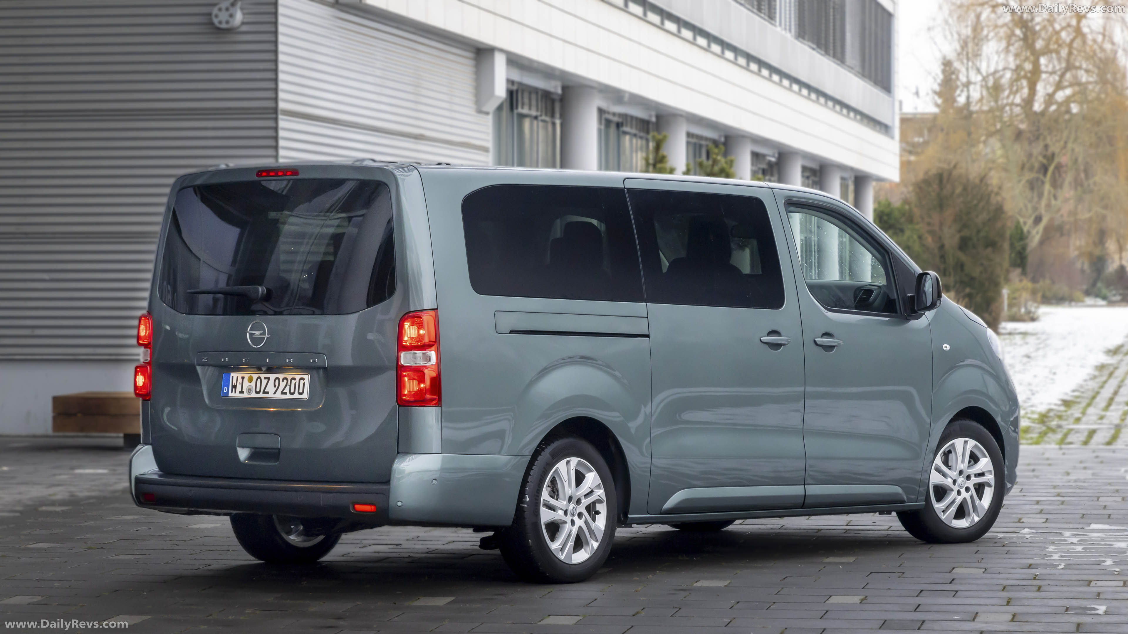 2026 Opel Zafira Rear View