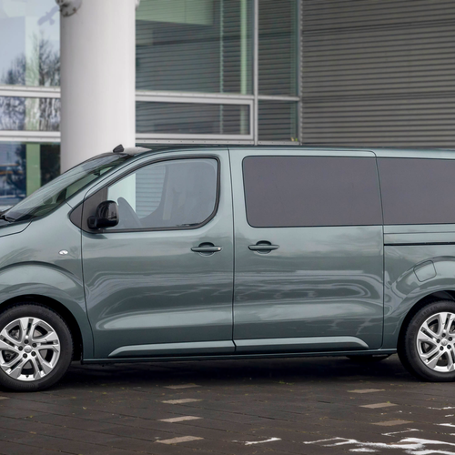 2026 Opel Zafira Side View