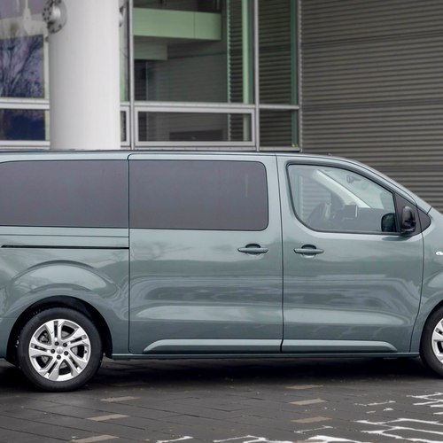 2026 Opel Zafira Side View