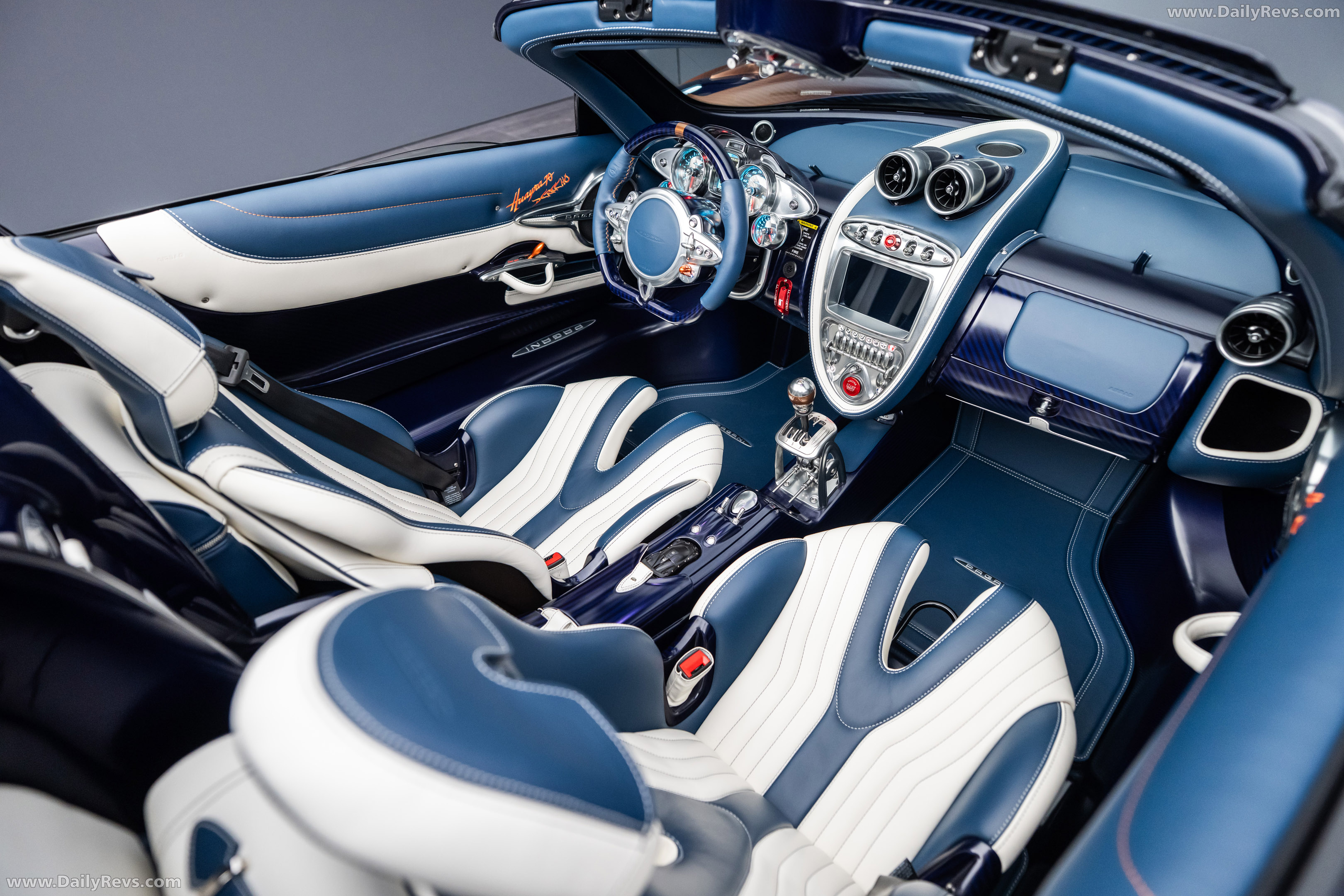 2027 Pagani Huayra 70 Derecho Interior