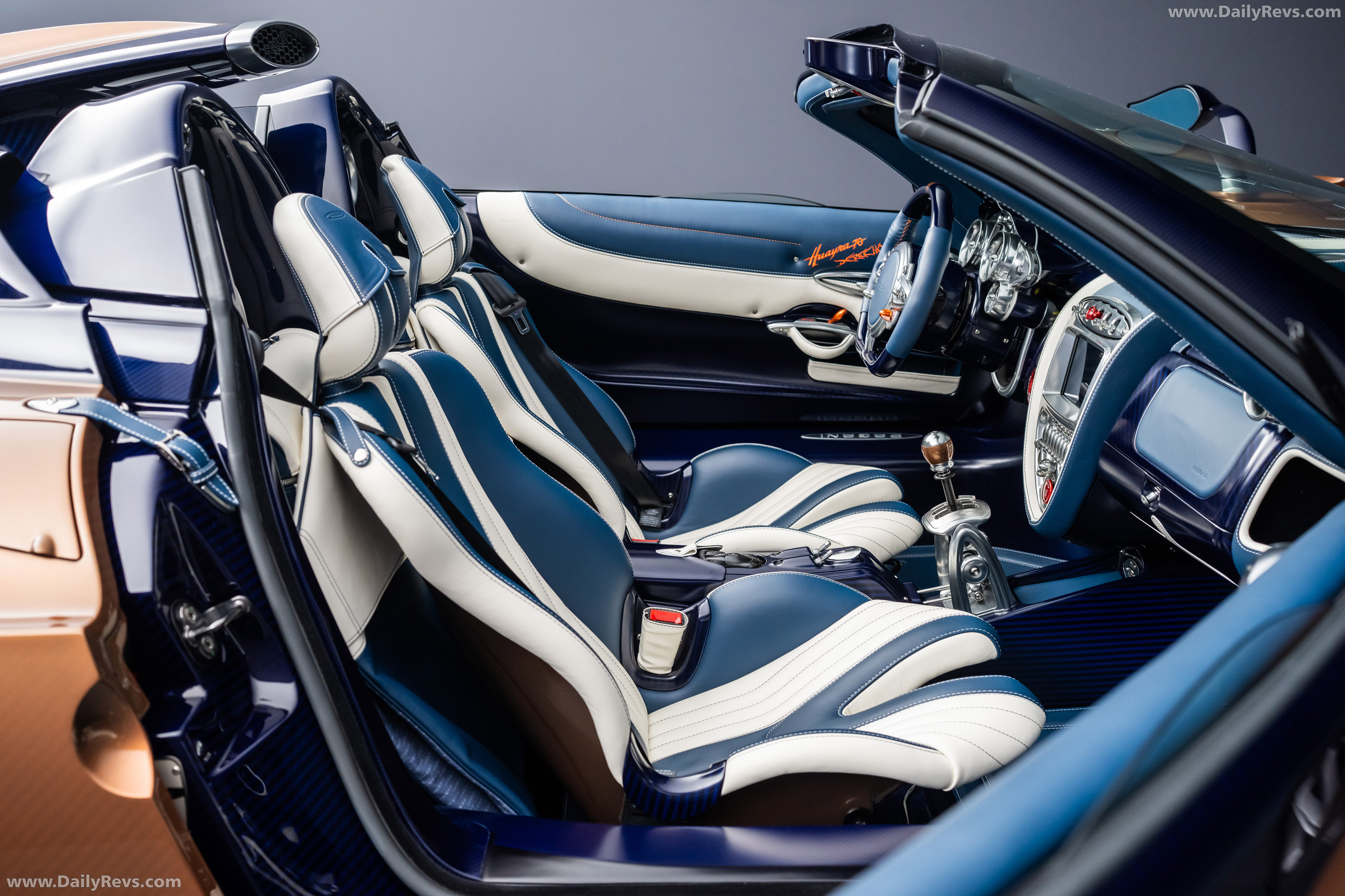 2027 Pagani Huayra 70 Derecho Interior