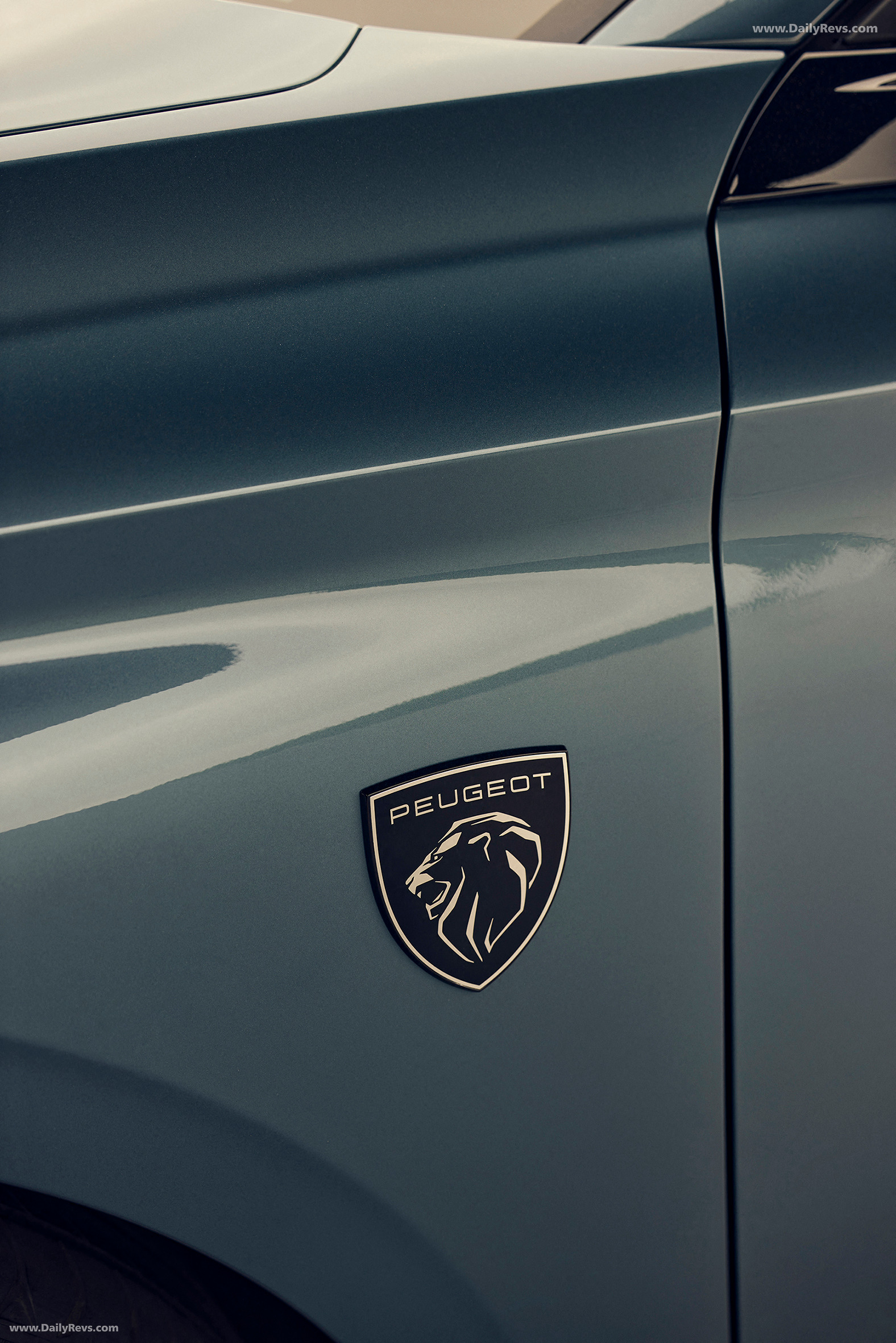 2026 Peugeot E-308 SW Exterior