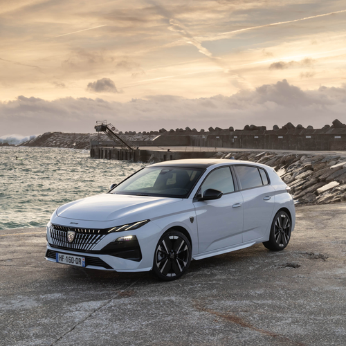 2026 Peugeot 308 GT Hyrbrid Front View