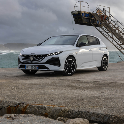2026 Peugeot 308 GT Hyrbrid Front View