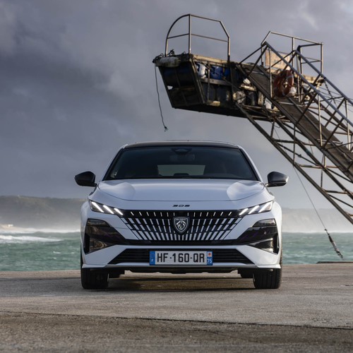 2026 Peugeot 308 GT Hyrbrid Front View