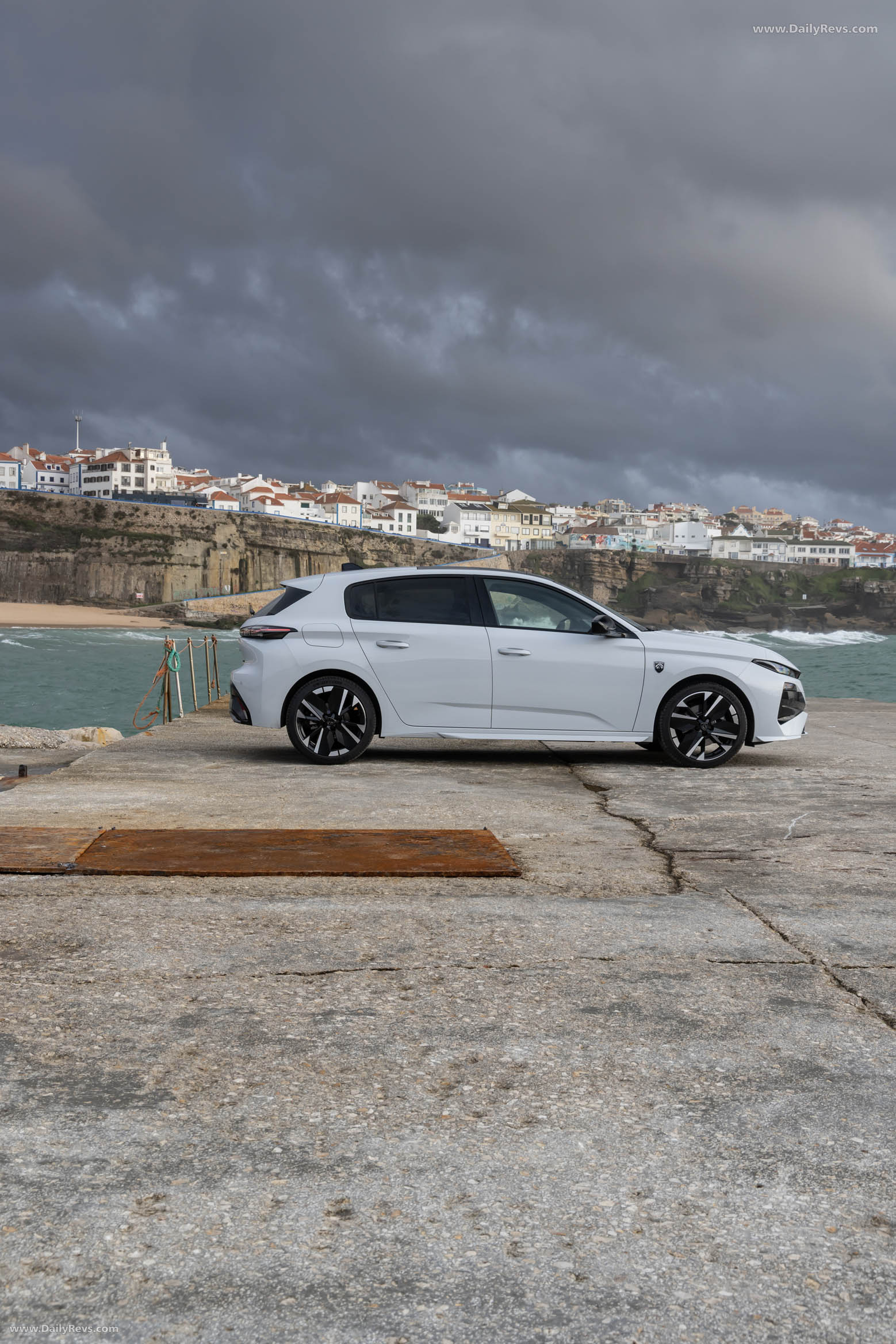2026 Peugeot 308 GT Hyrbrid Side View