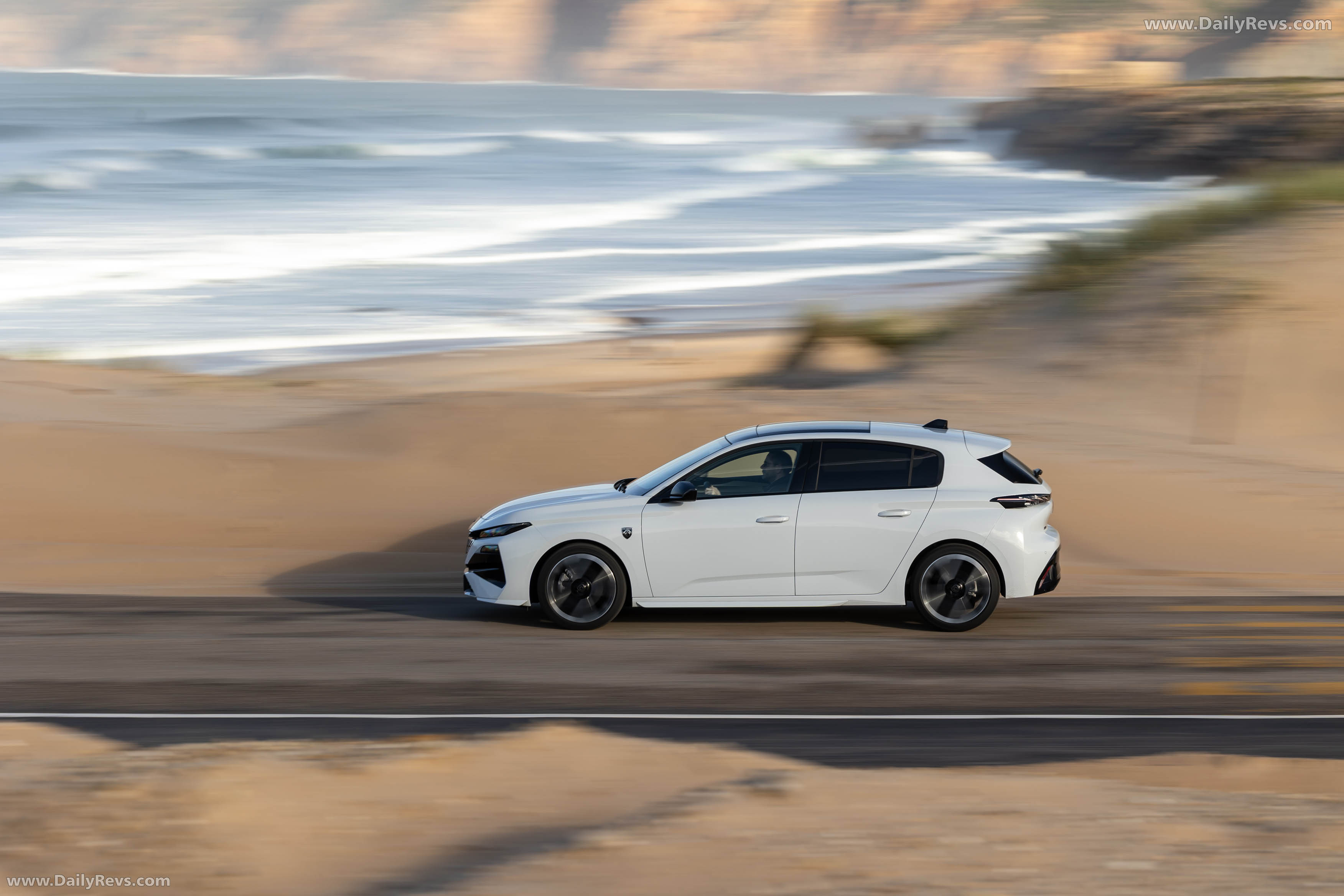2026 Peugeot 308 GT Hyrbrid Side View