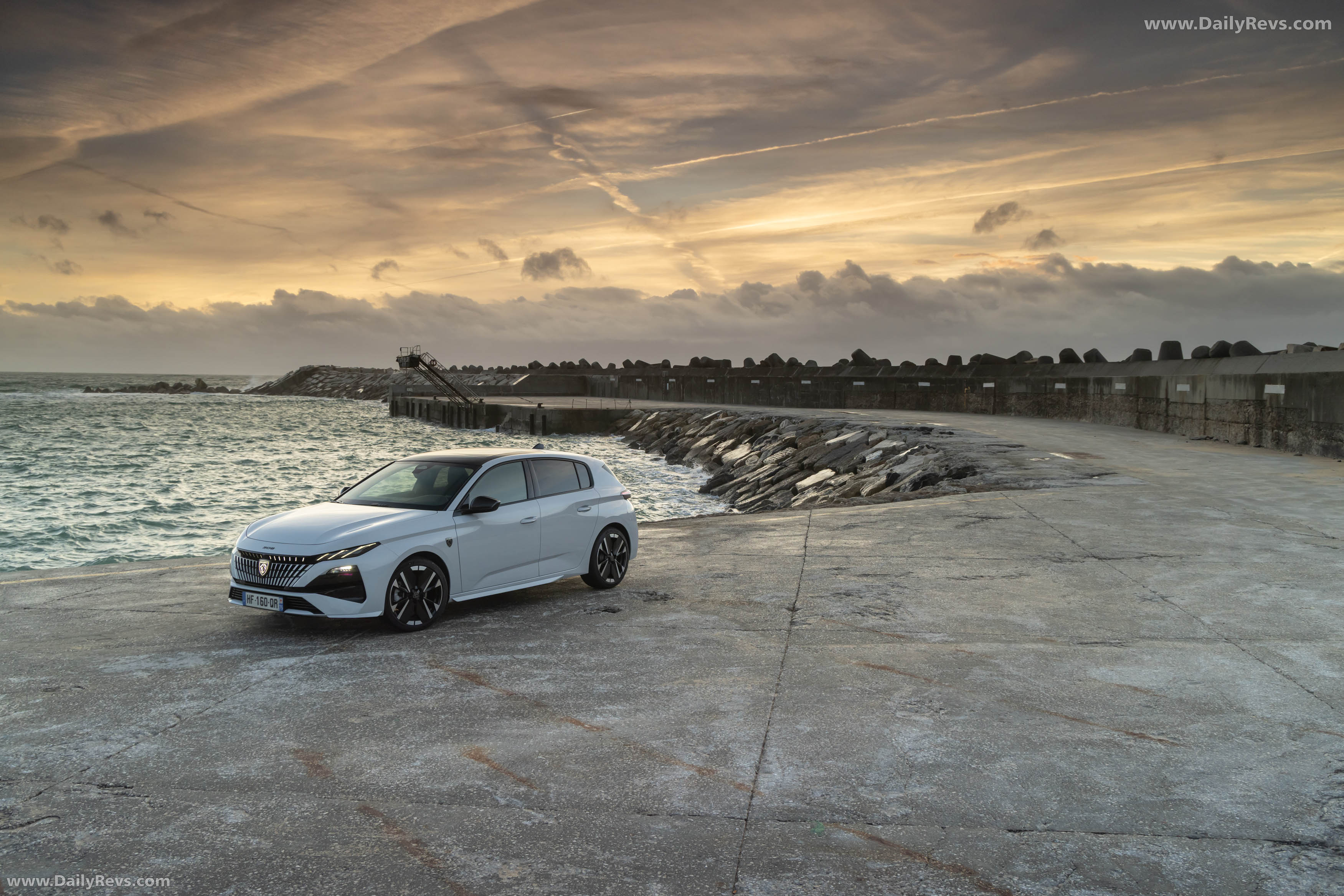 2026 Peugeot 308 GT Hyrbrid Top View