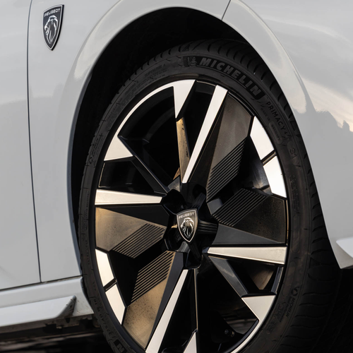 2026 Peugeot 308 GT Hyrbrid Exterior