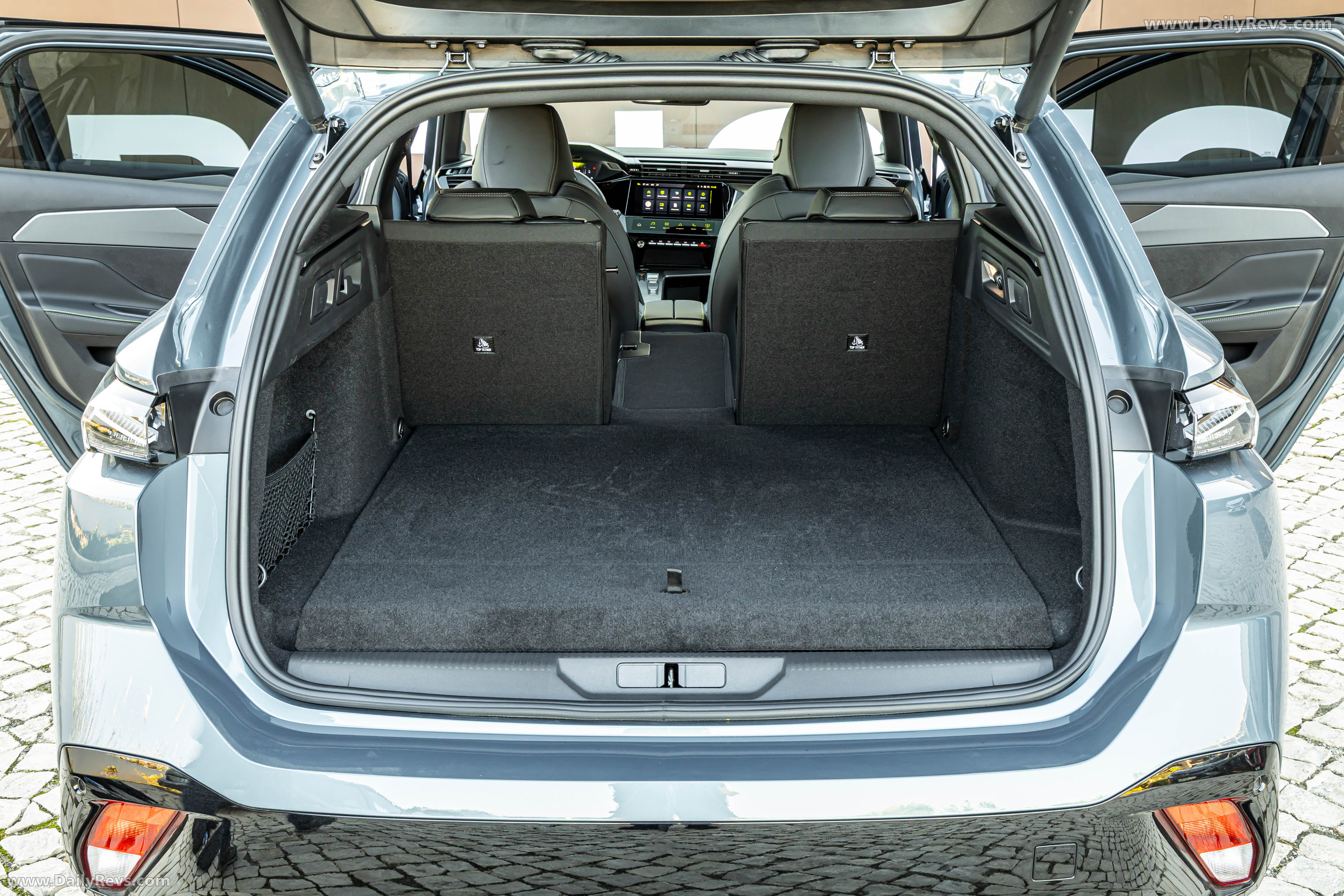 2026 Peugeot 308 SW GT PHEV Interior