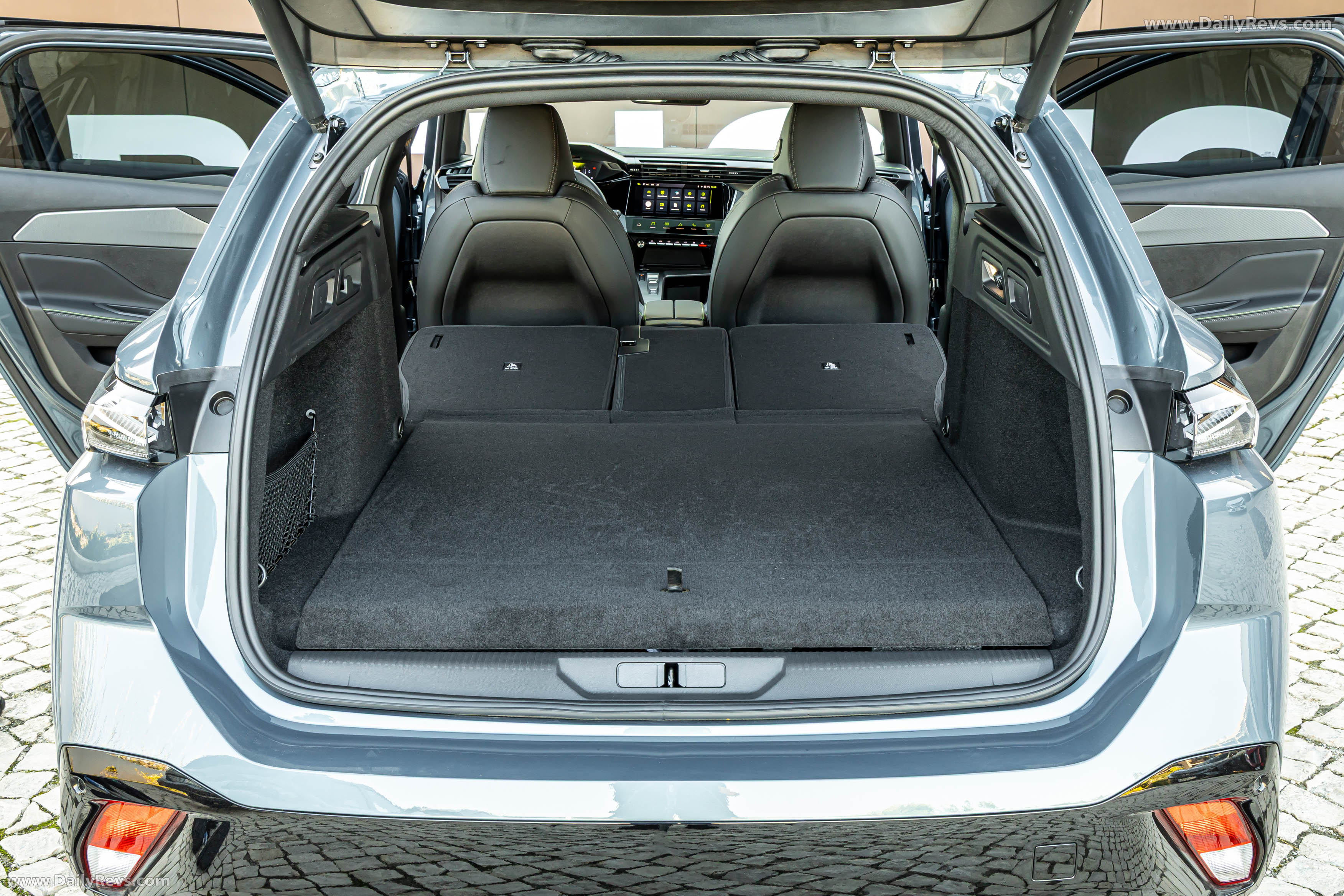 2026 Peugeot 308 SW GT PHEV Interior