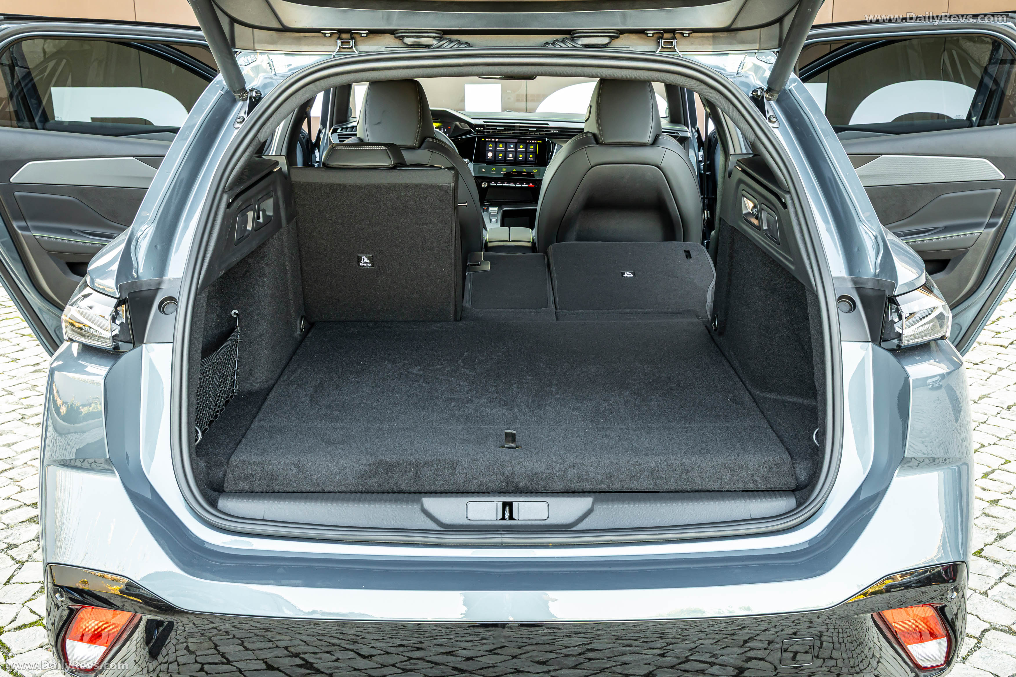 2026 Peugeot 308 SW GT PHEV Interior