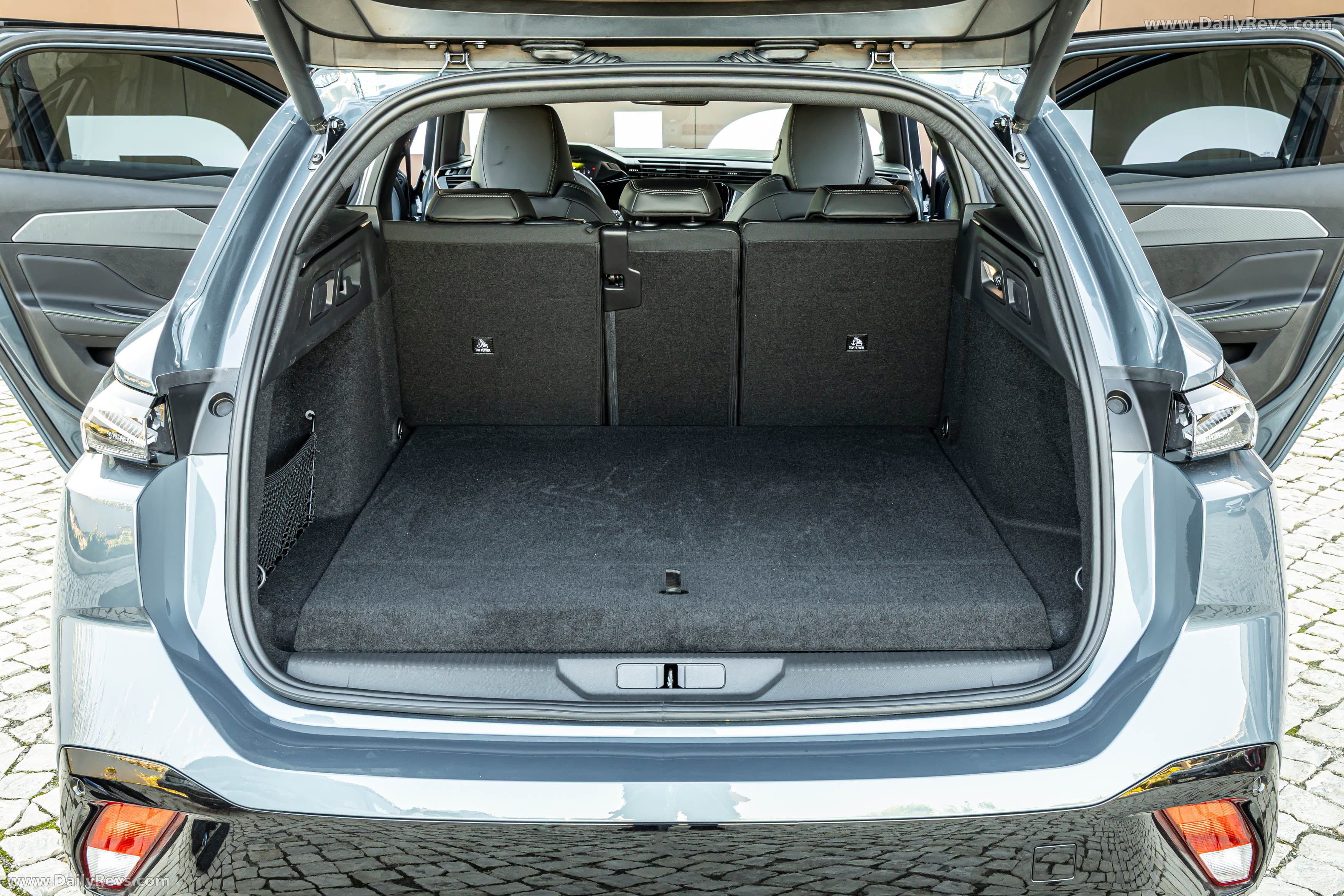 2026 Peugeot 308 SW GT PHEV Interior