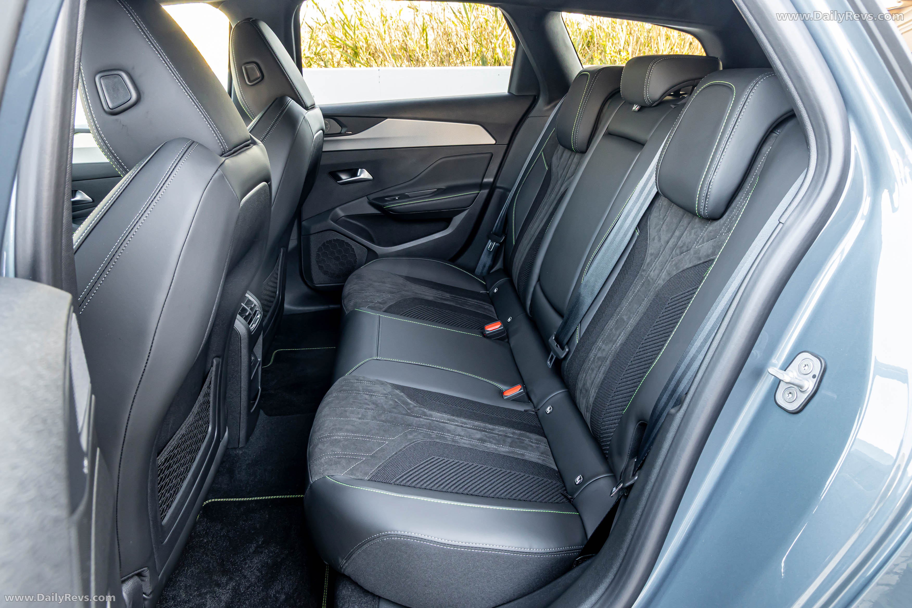 2026-peugeot-308-sw-gt-phev-sporty-plug-in-hybrid-estate-combines